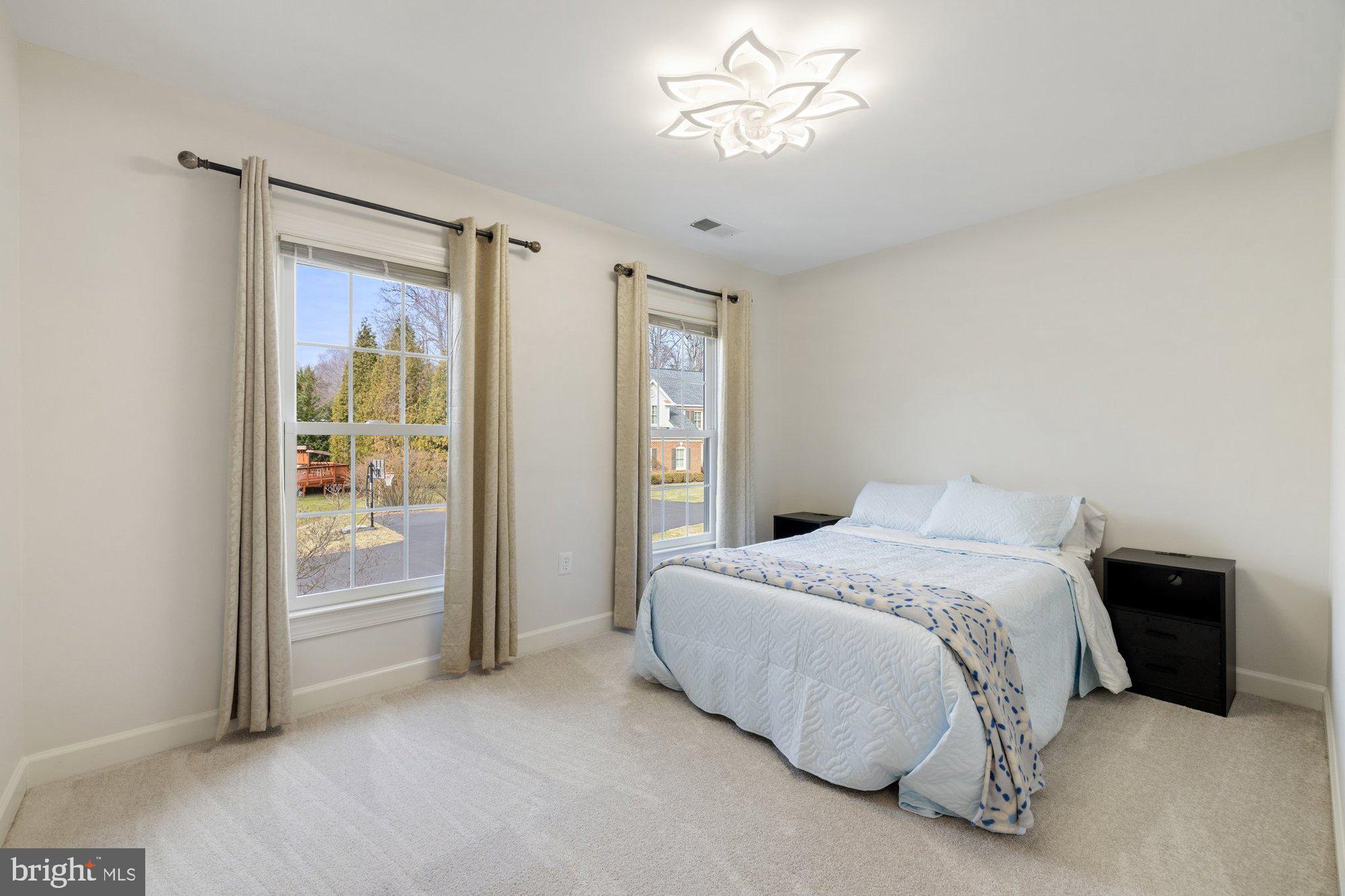 MANORS AT WOLF TRAP - Residential