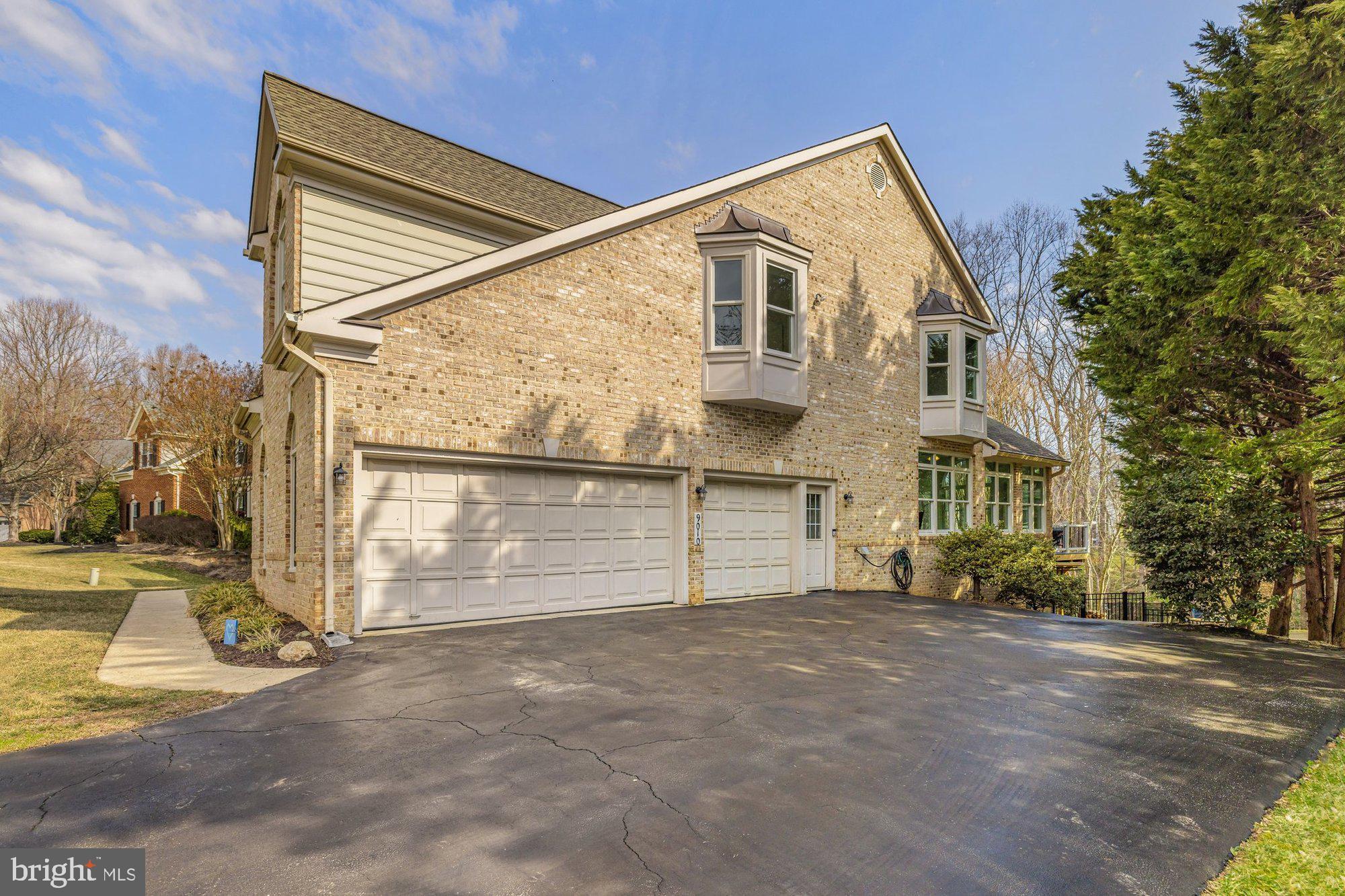 MANORS AT WOLF TRAP - Residential