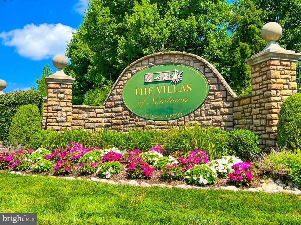 VILLAS OF NEWTOWN - Residential