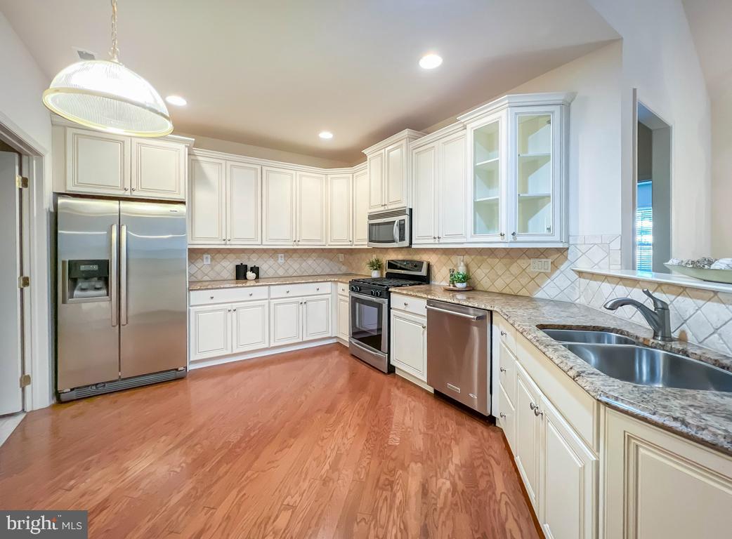 VILLAS OF NEWTOWN - Residential