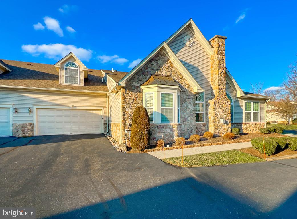 VILLAS OF NEWTOWN - Residential