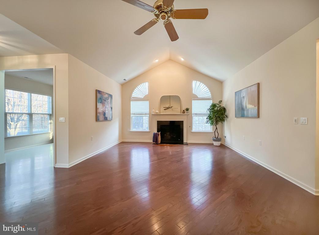 VILLAS OF NEWTOWN - Residential