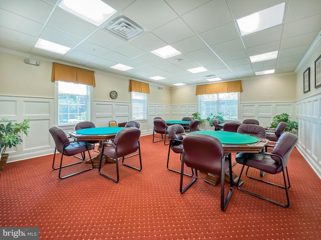 VILLAS OF NEWTOWN - Residential