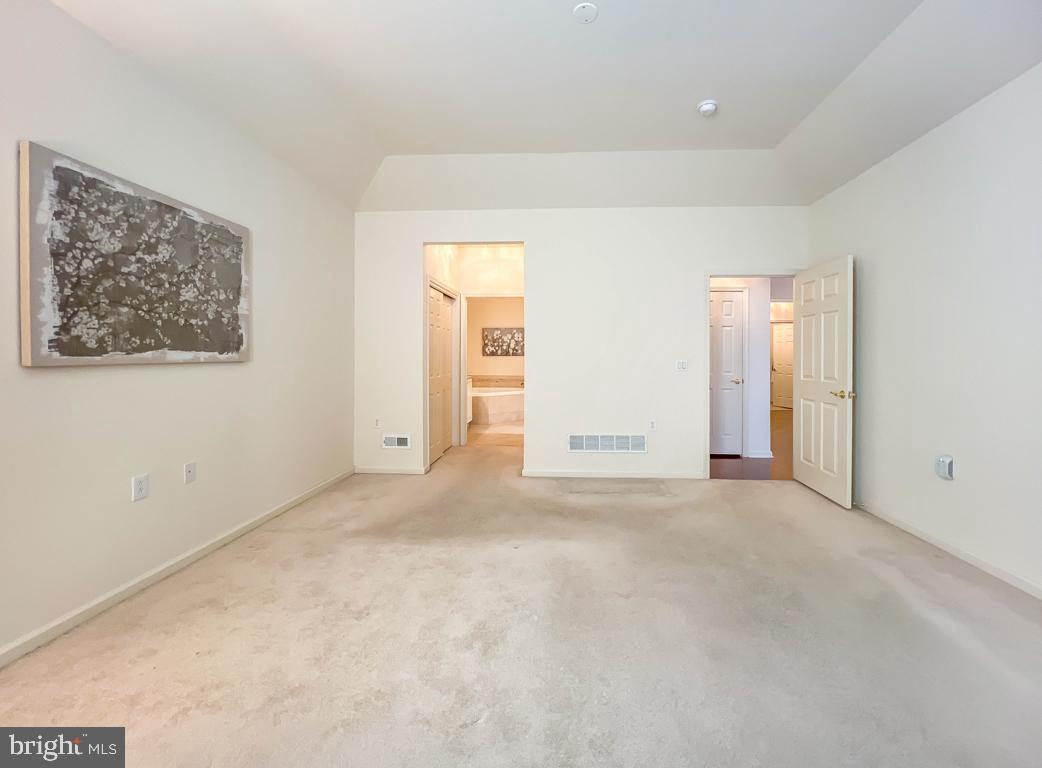 VILLAS OF NEWTOWN - Residential