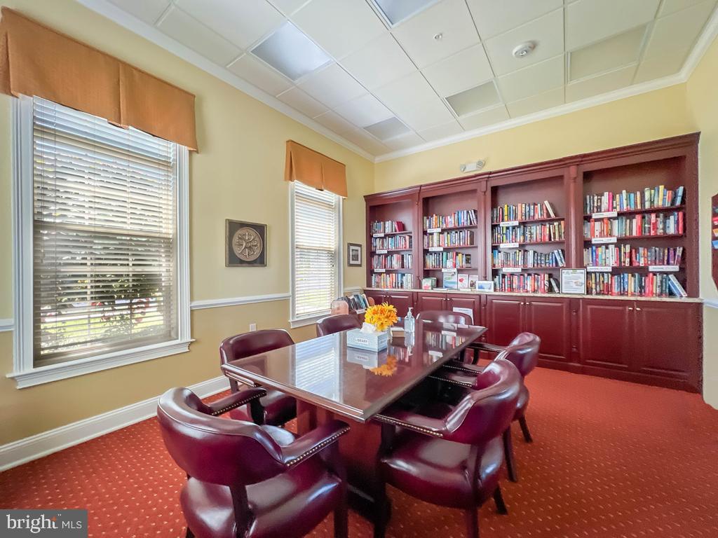 VILLAS OF NEWTOWN - Residential