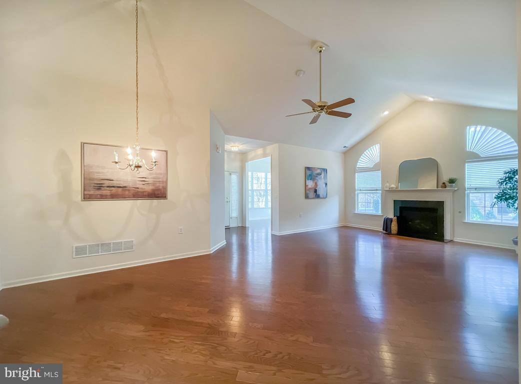 VILLAS OF NEWTOWN - Residential