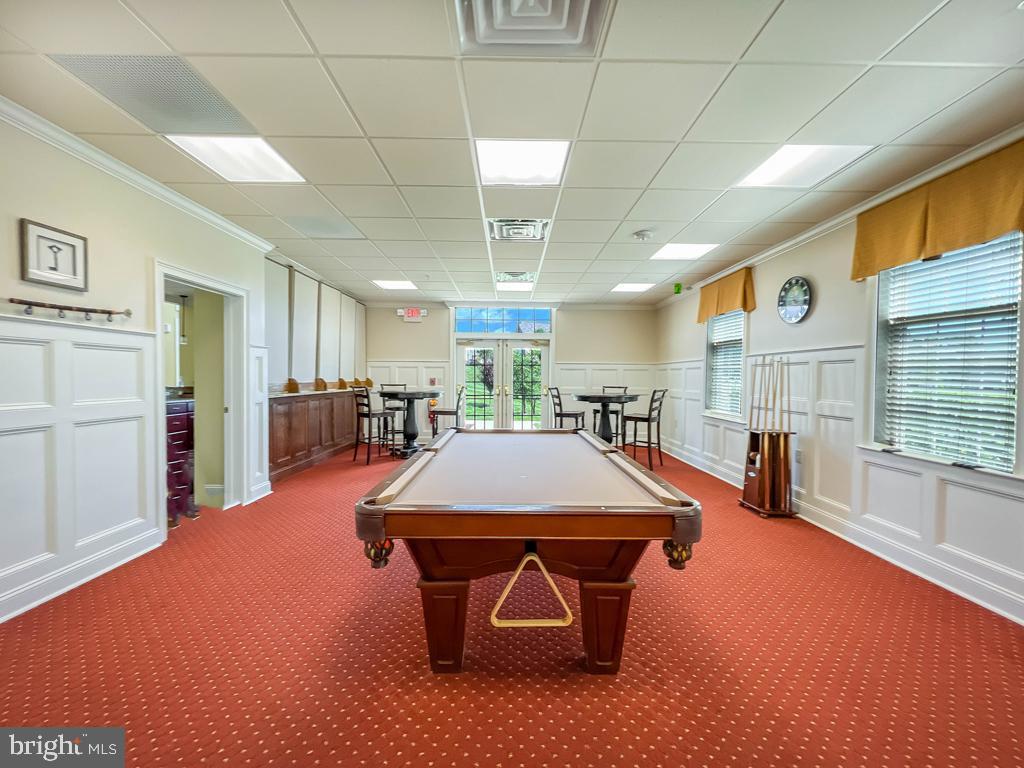 VILLAS OF NEWTOWN - Residential