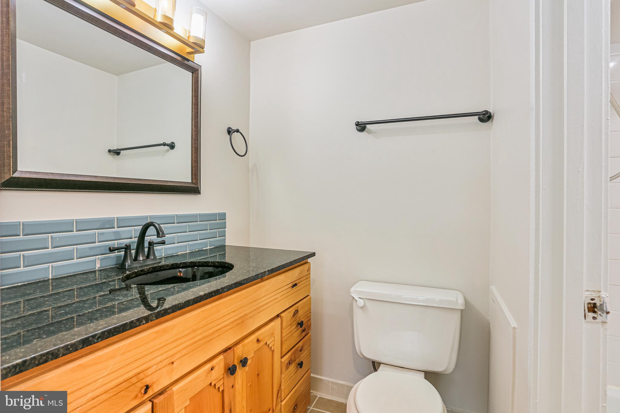 VOM VILLAGE CENTER - Residential Lease