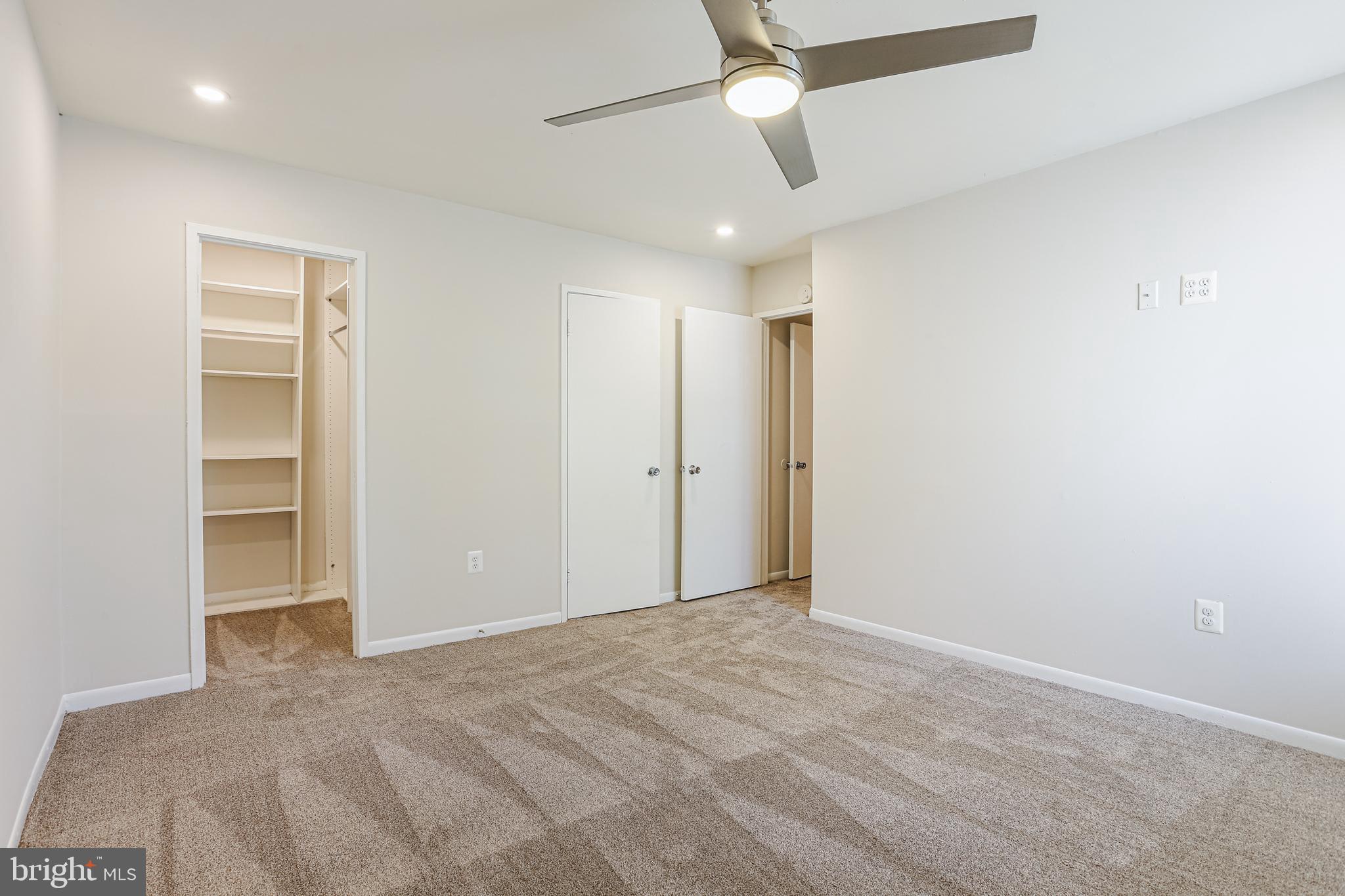 VOM VILLAGE CENTER - Residential Lease