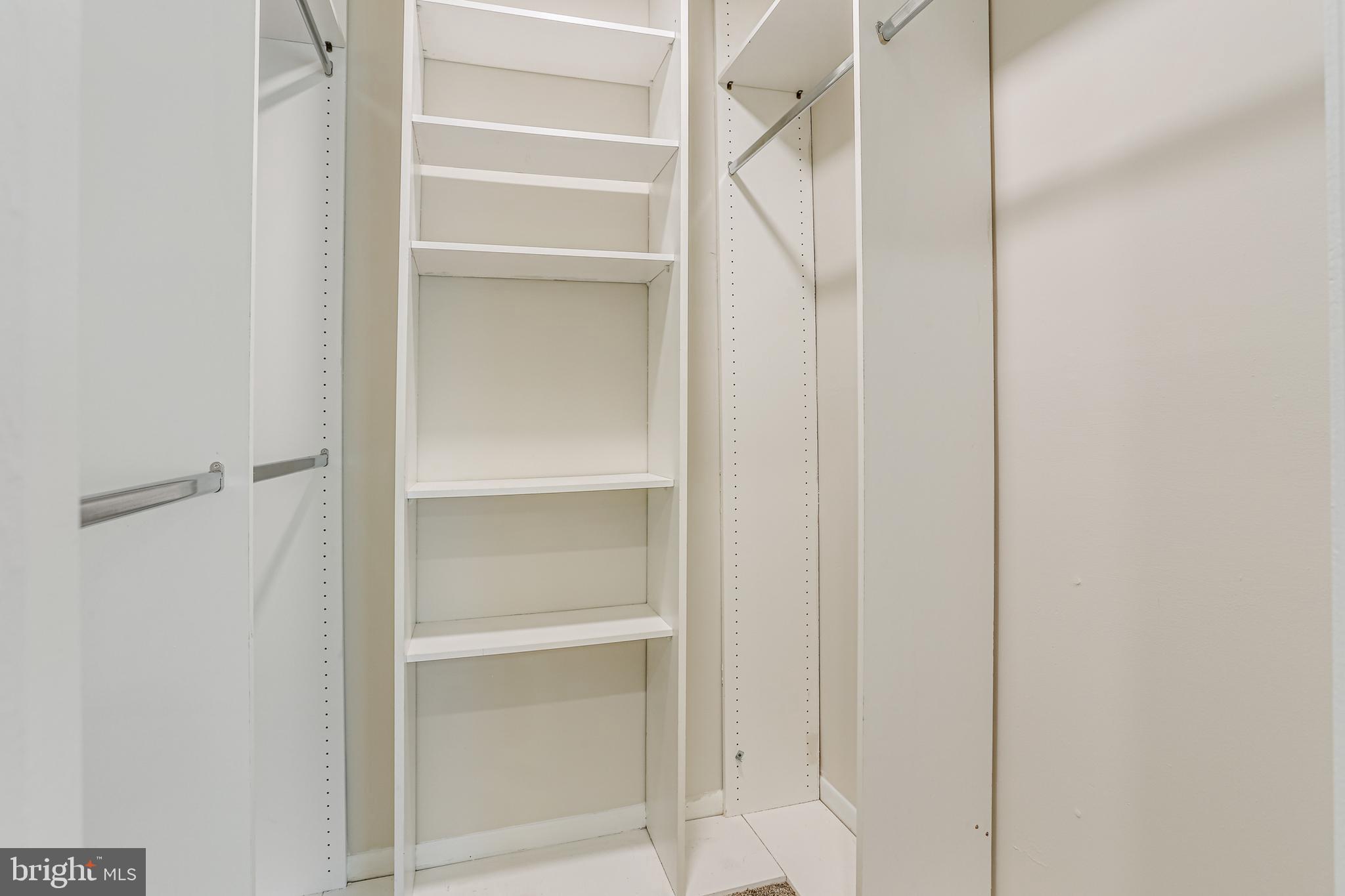 VOM VILLAGE CENTER - Residential Lease