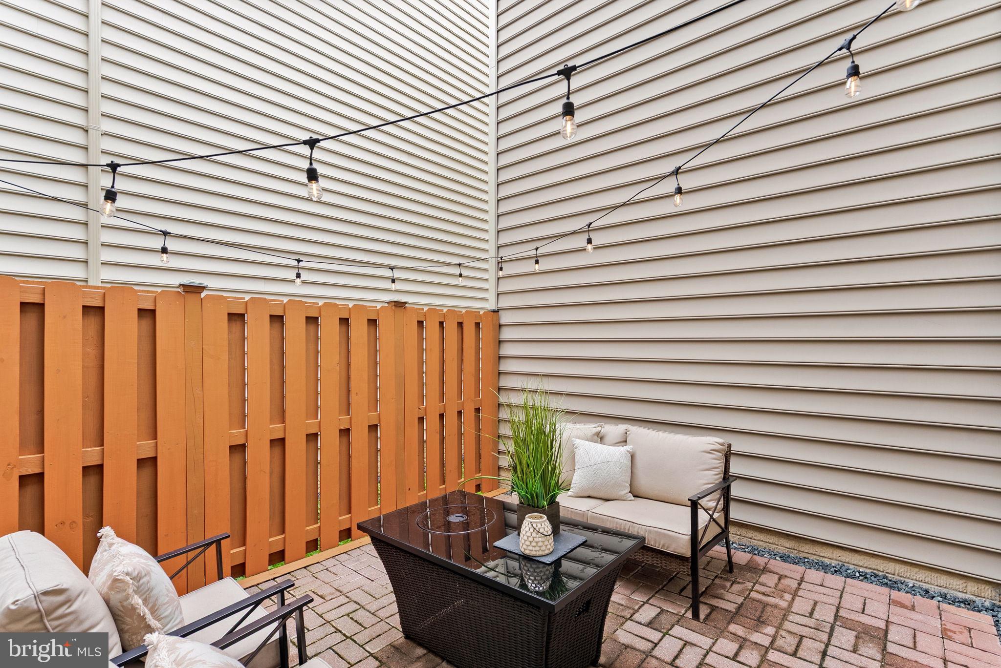 LORTON TOWN CNTR LANDBAY - Residential