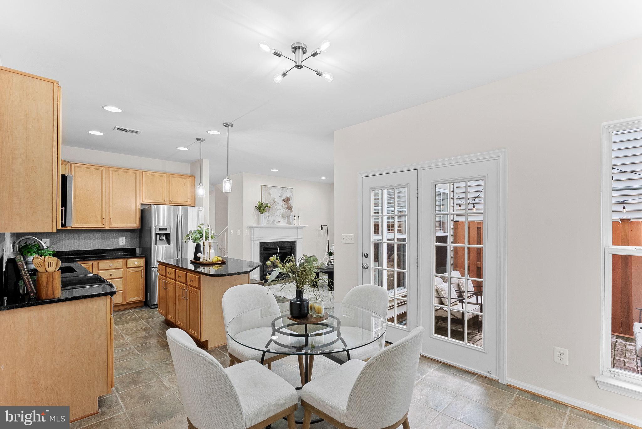 LORTON TOWN CNTR LANDBAY - Residential