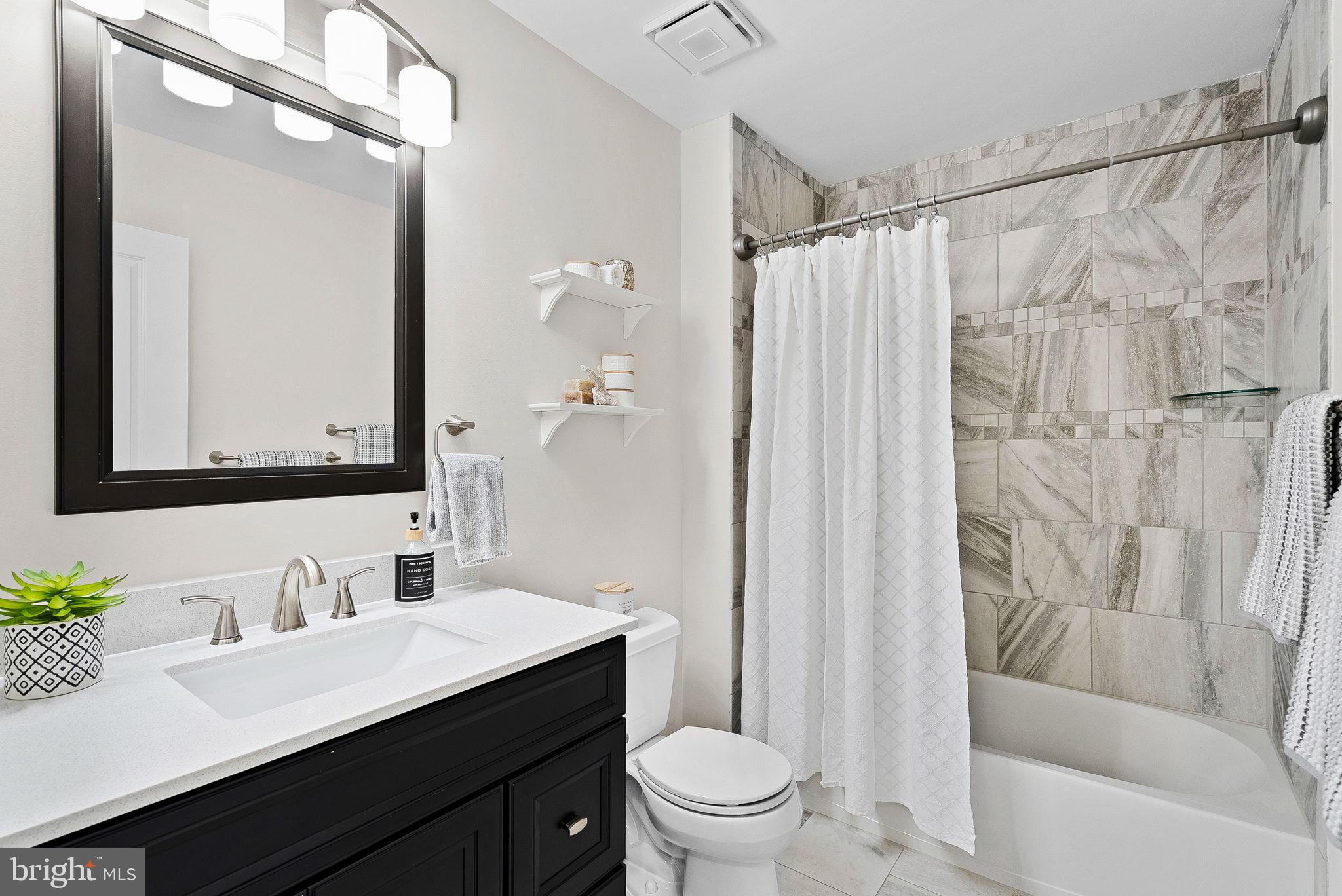 LORTON TOWN CNTR LANDBAY - Residential