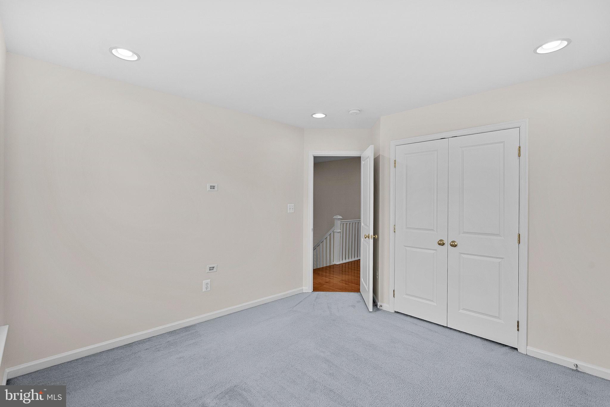 LORTON TOWN CNTR LANDBAY - Residential