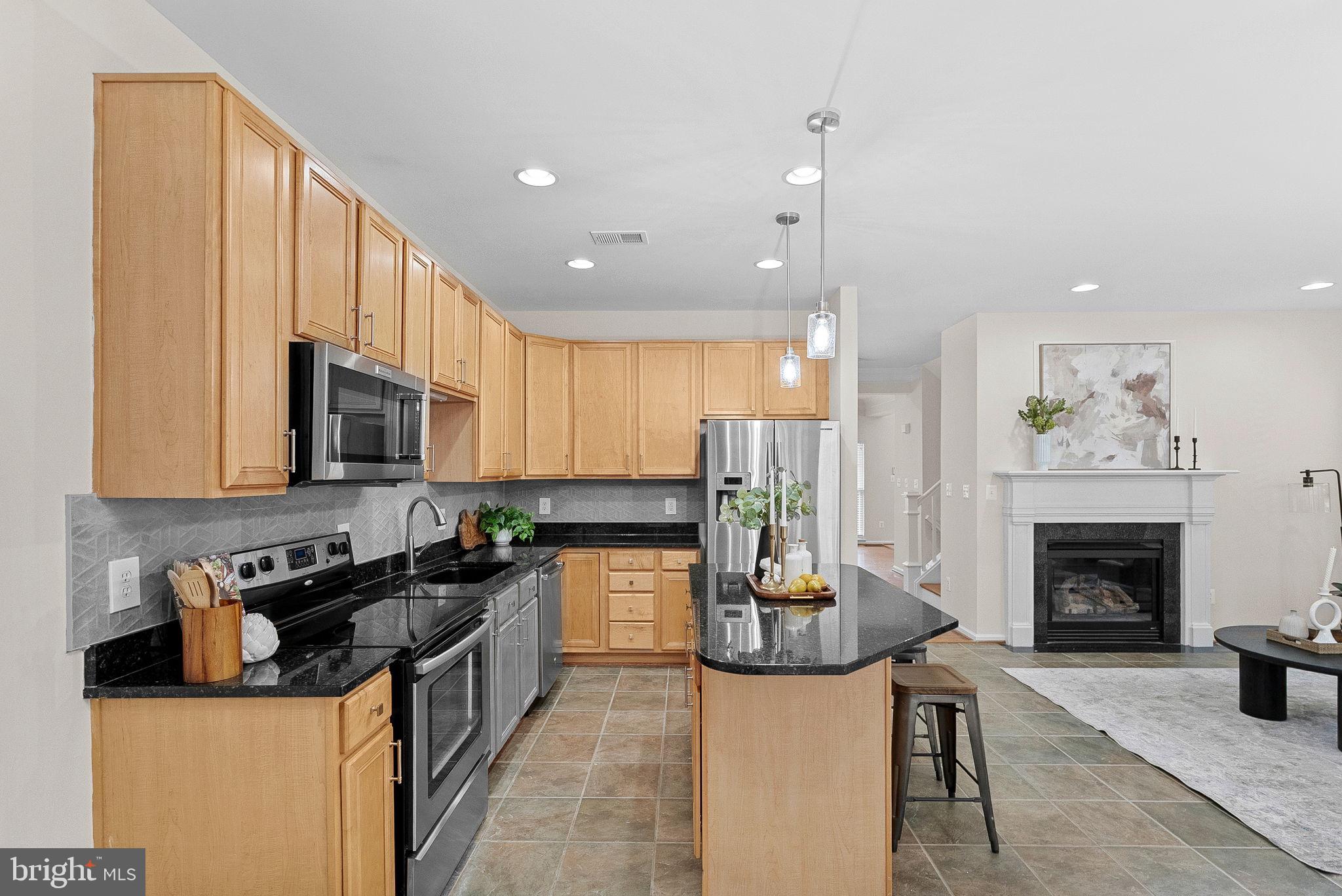 LORTON TOWN CNTR LANDBAY - Residential