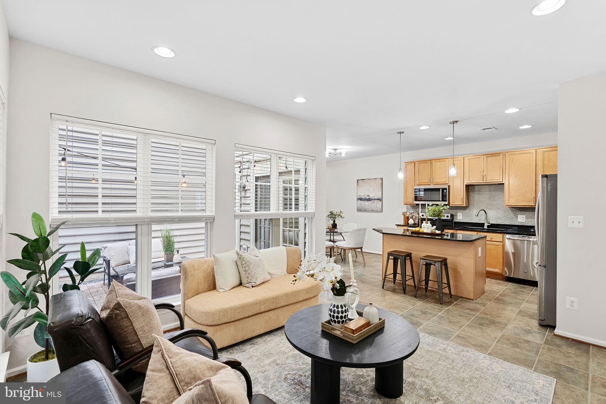 LORTON TOWN CNTR LANDBAY - Residential