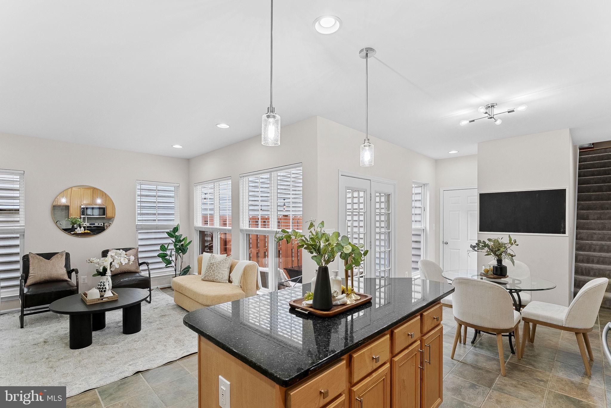 LORTON TOWN CNTR LANDBAY - Residential