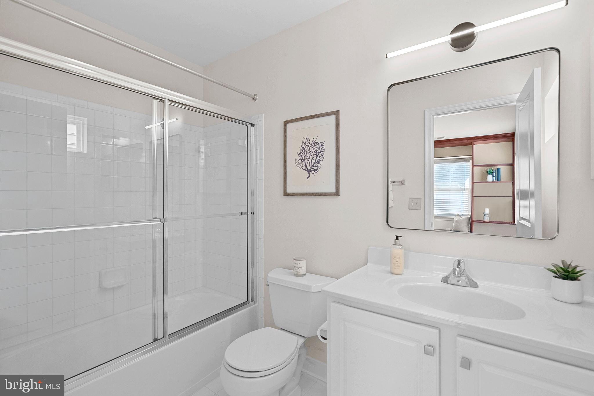 LORTON TOWN CNTR LANDBAY - Residential