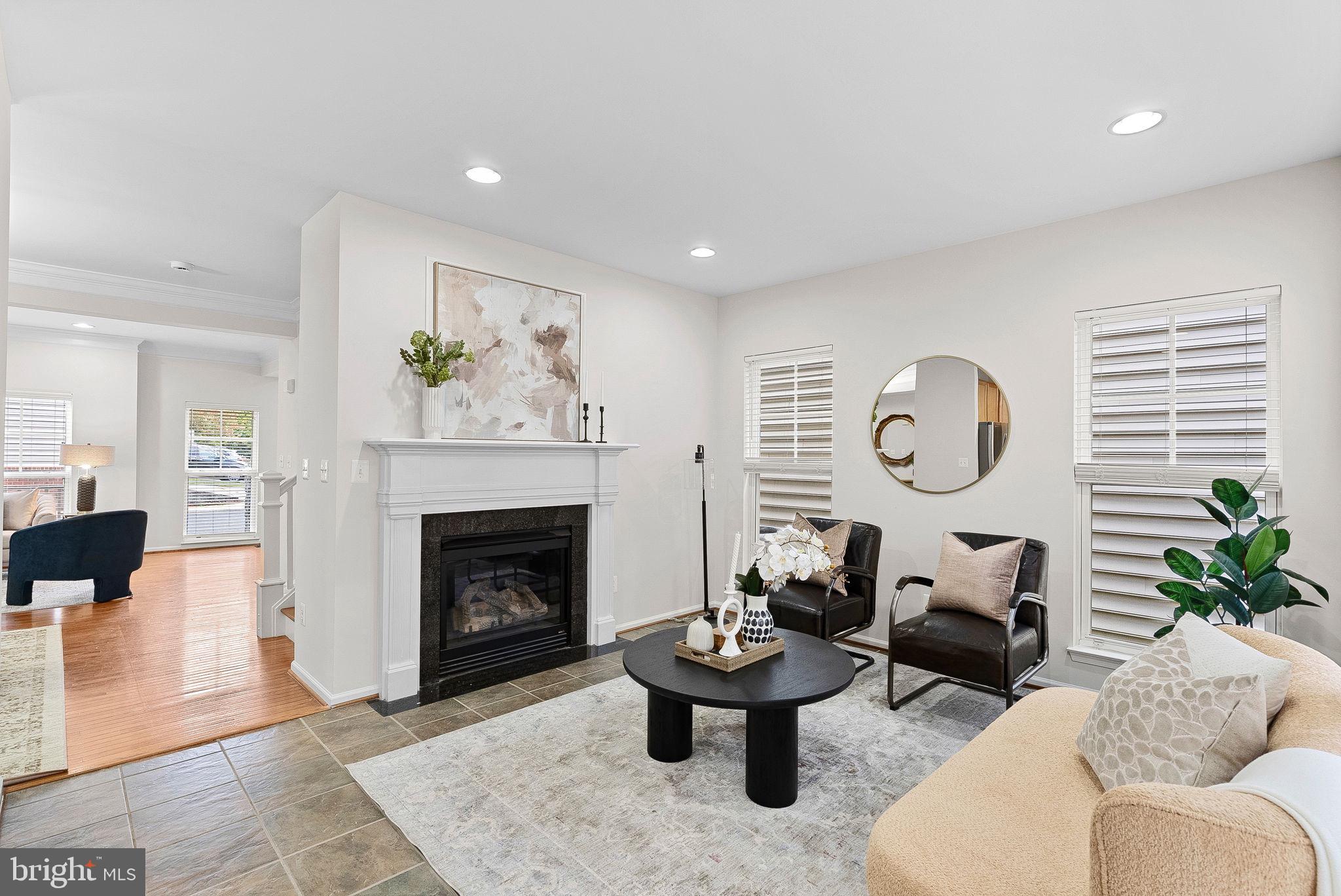 LORTON TOWN CNTR LANDBAY - Residential