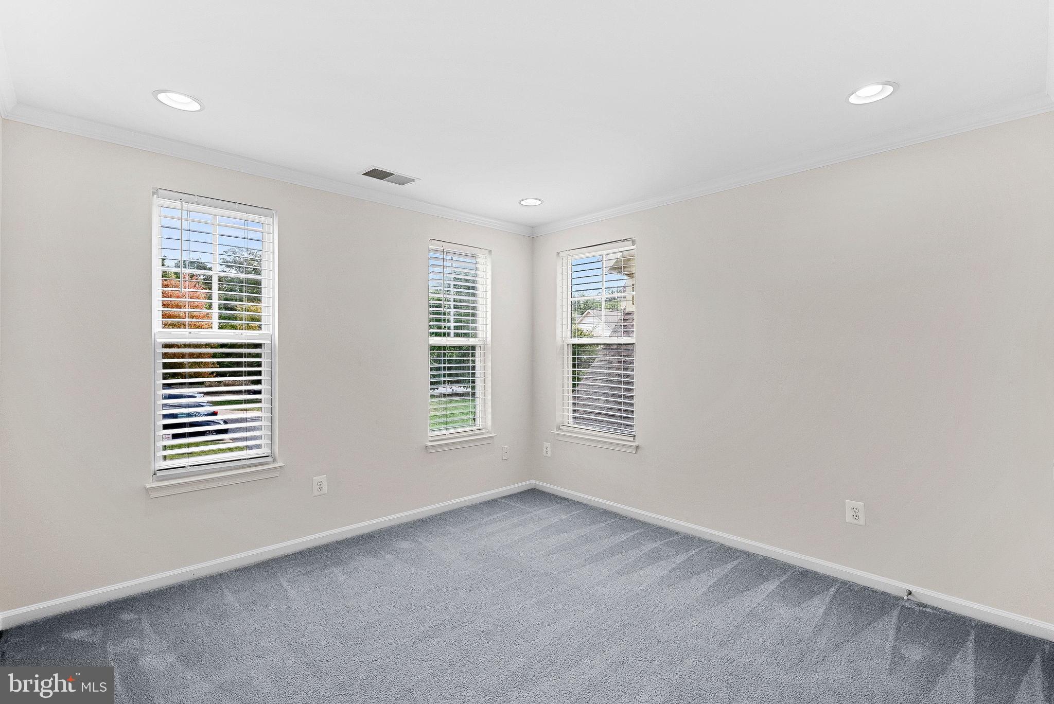 LORTON TOWN CNTR LANDBAY - Residential