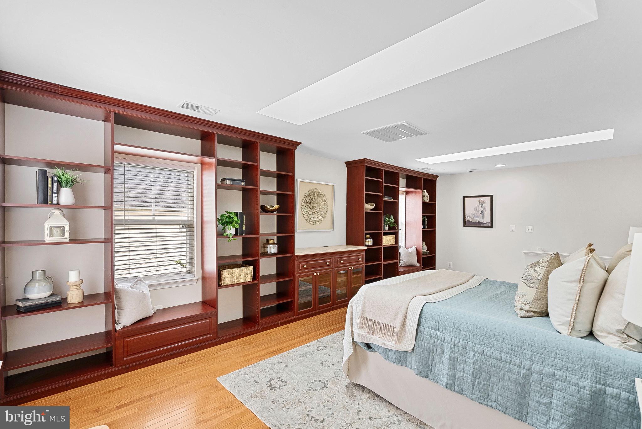 LORTON TOWN CNTR LANDBAY - Residential