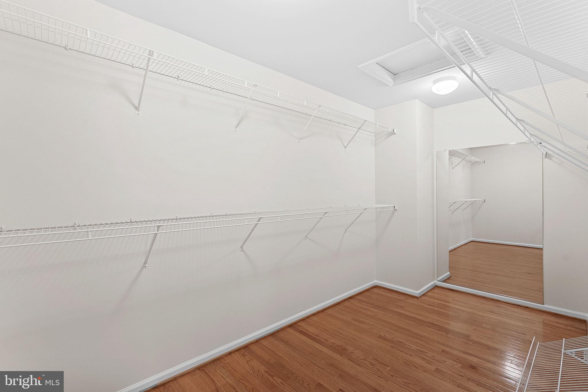 LORTON TOWN CNTR LANDBAY - Residential