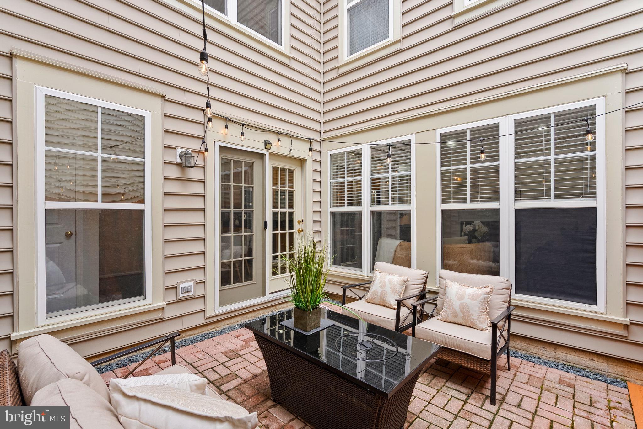 LORTON TOWN CNTR LANDBAY - Residential