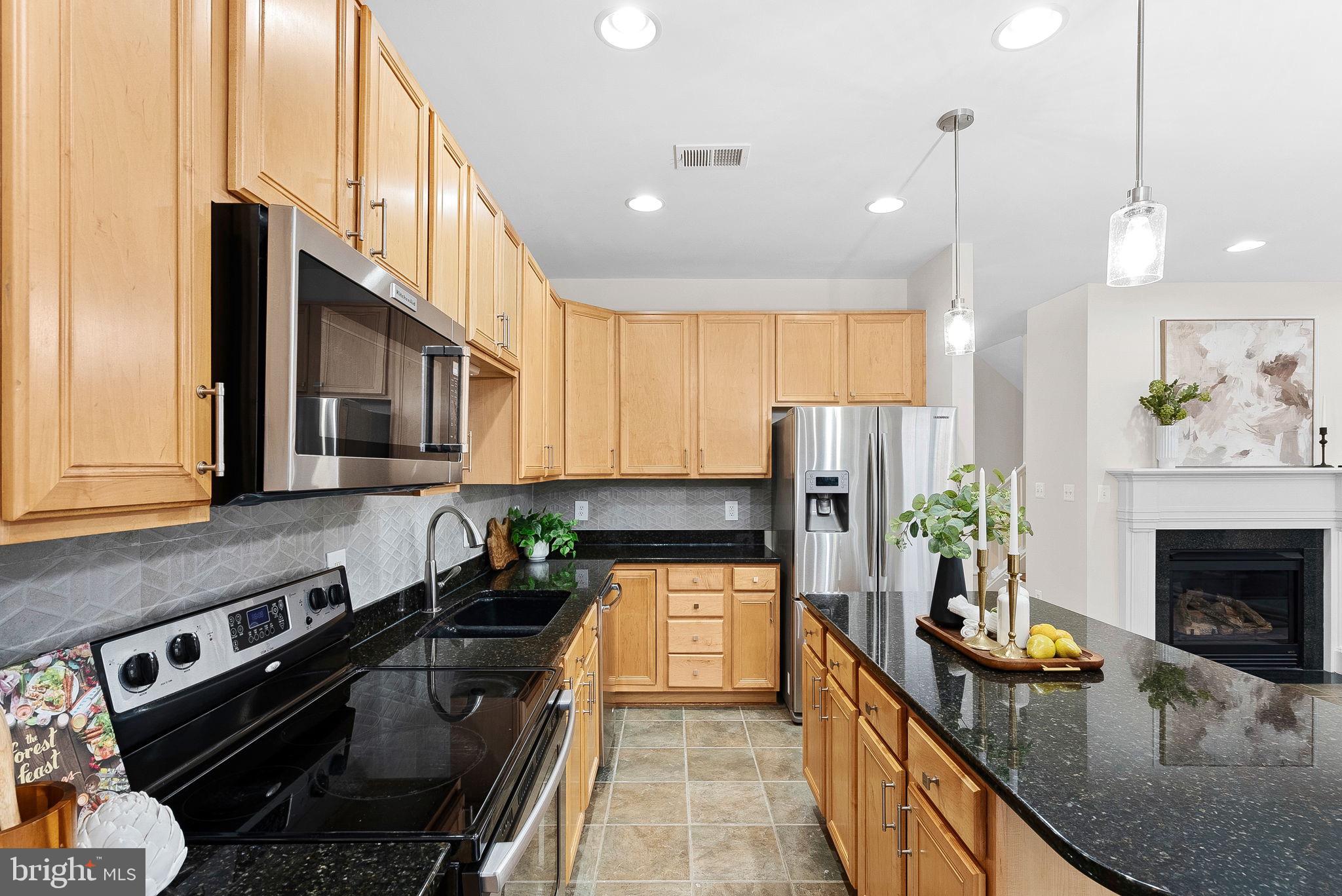 LORTON TOWN CNTR LANDBAY - Residential