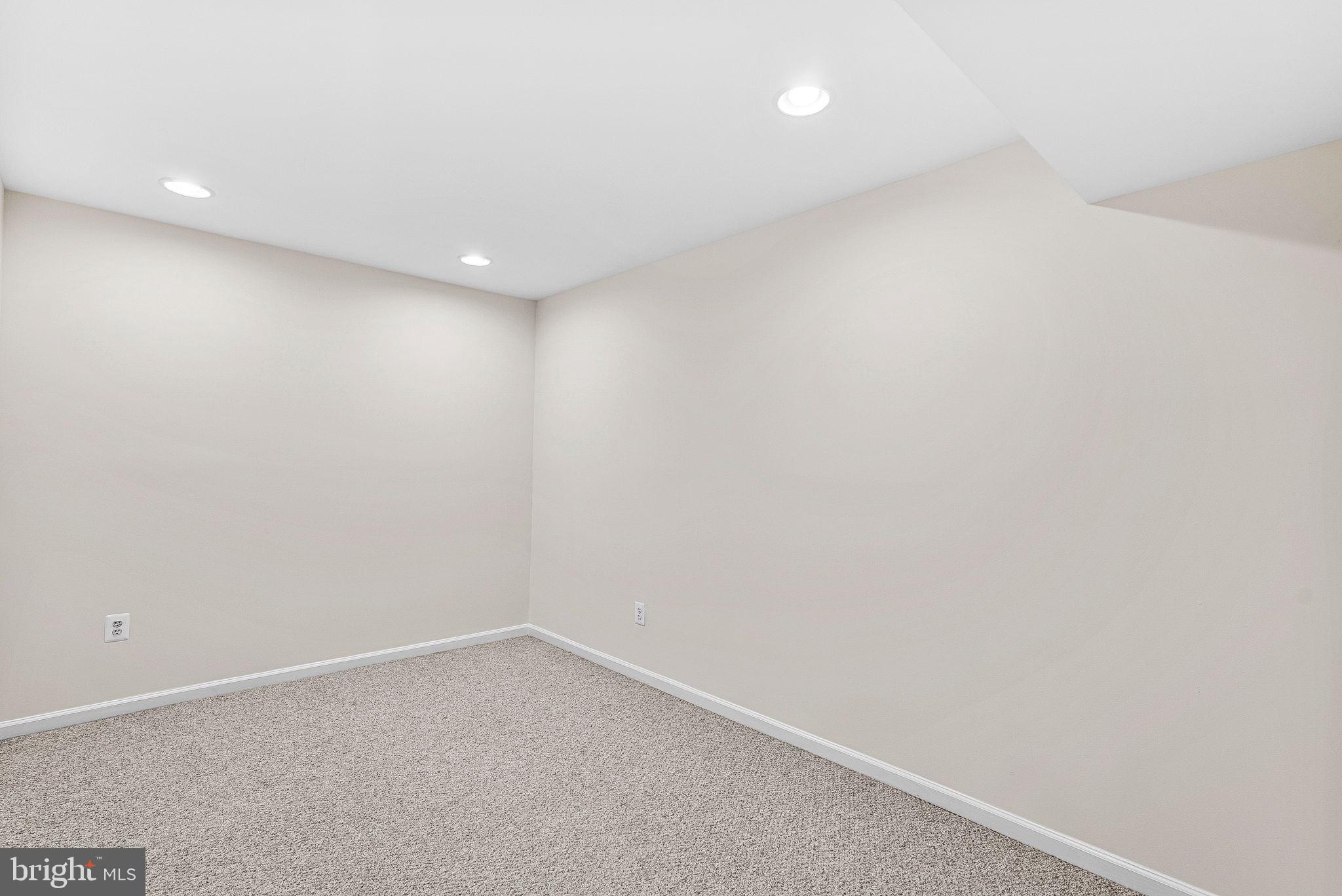 LORTON TOWN CNTR LANDBAY - Residential