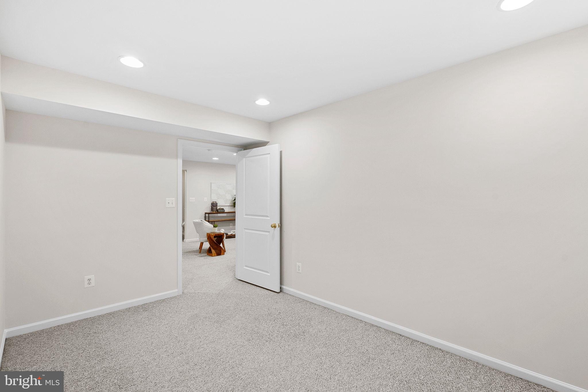 LORTON TOWN CNTR LANDBAY - Residential