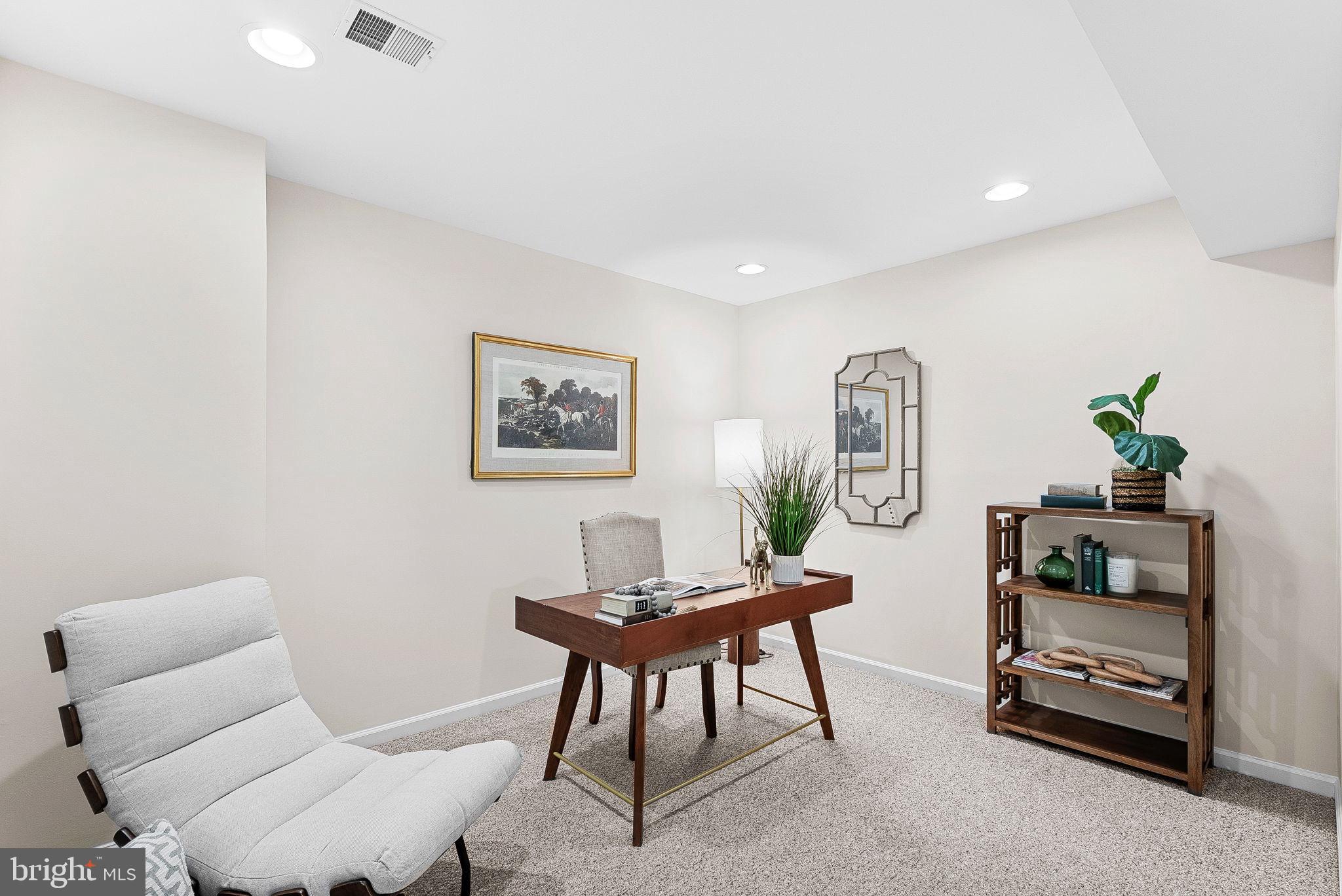 LORTON TOWN CNTR LANDBAY - Residential