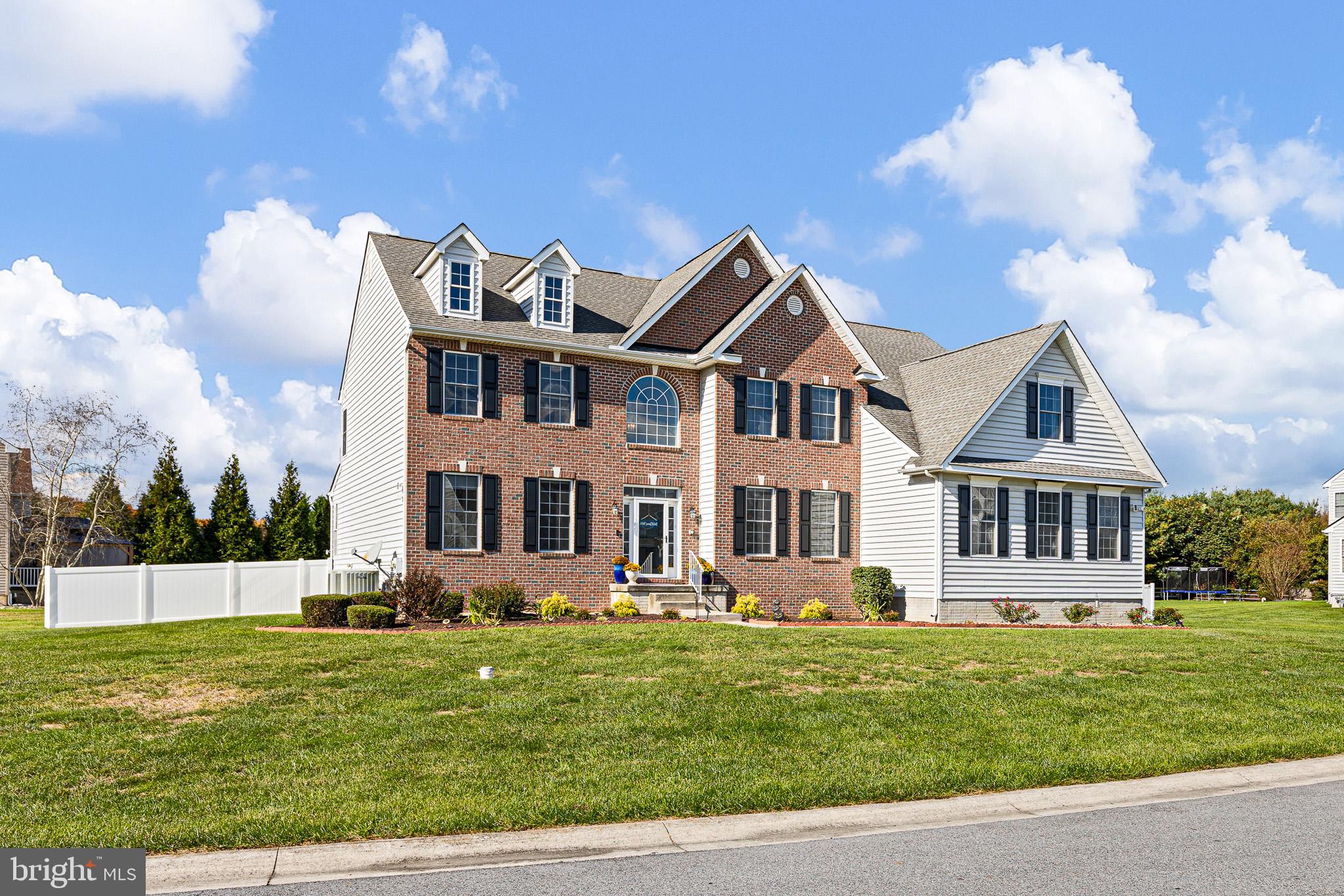 734 HAMPTON HILLS DRIVE