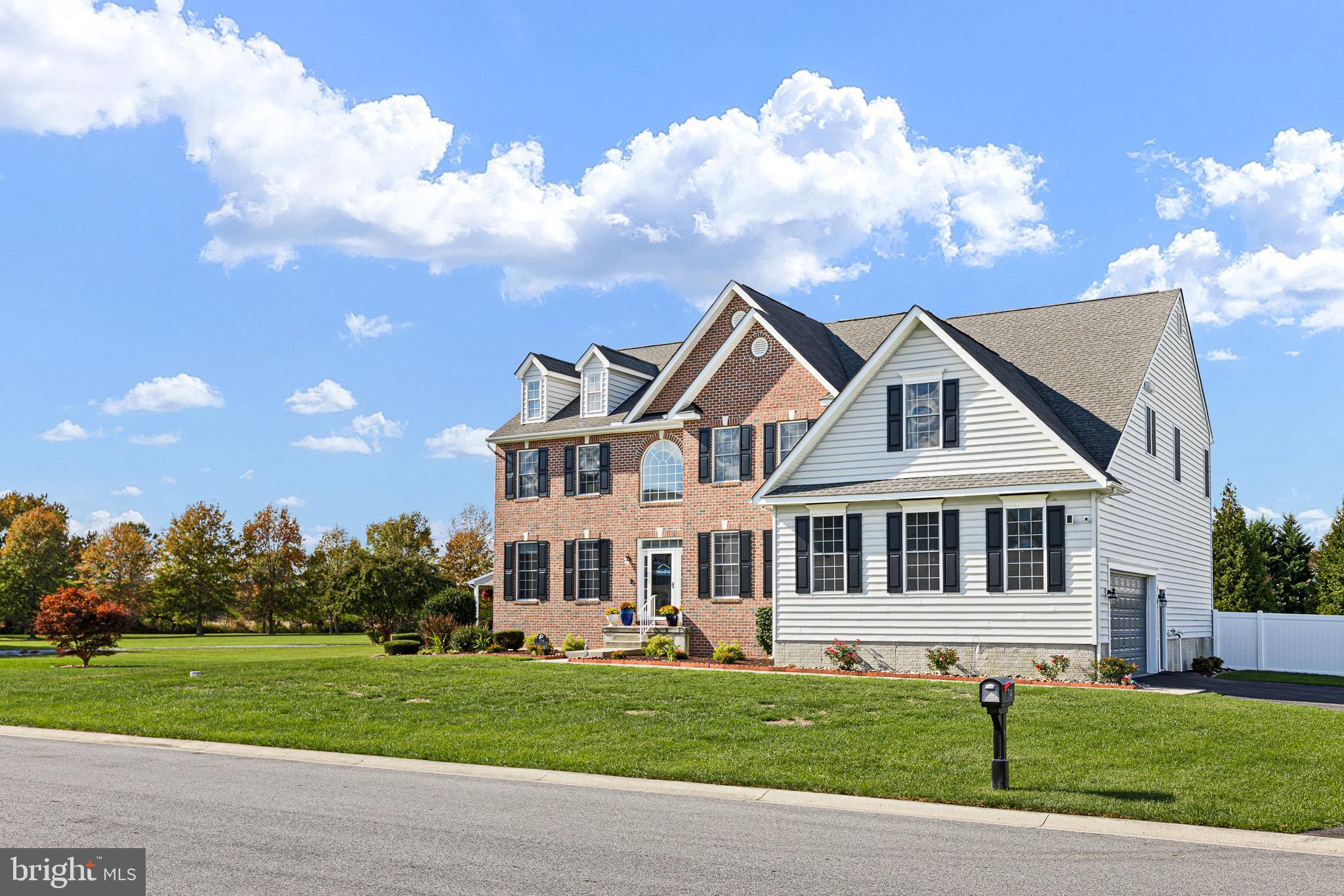 734 HAMPTON HILLS DRIVE