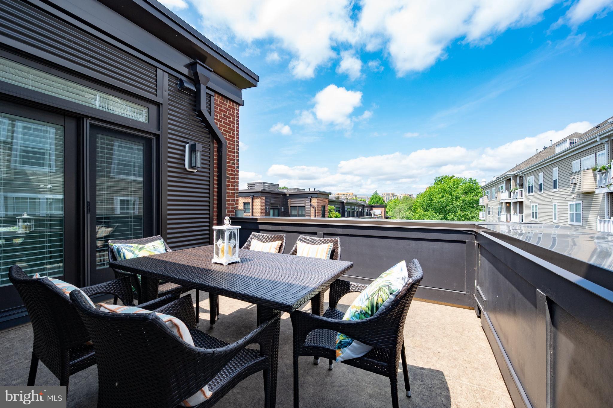 MAJESTY WEST - Residential