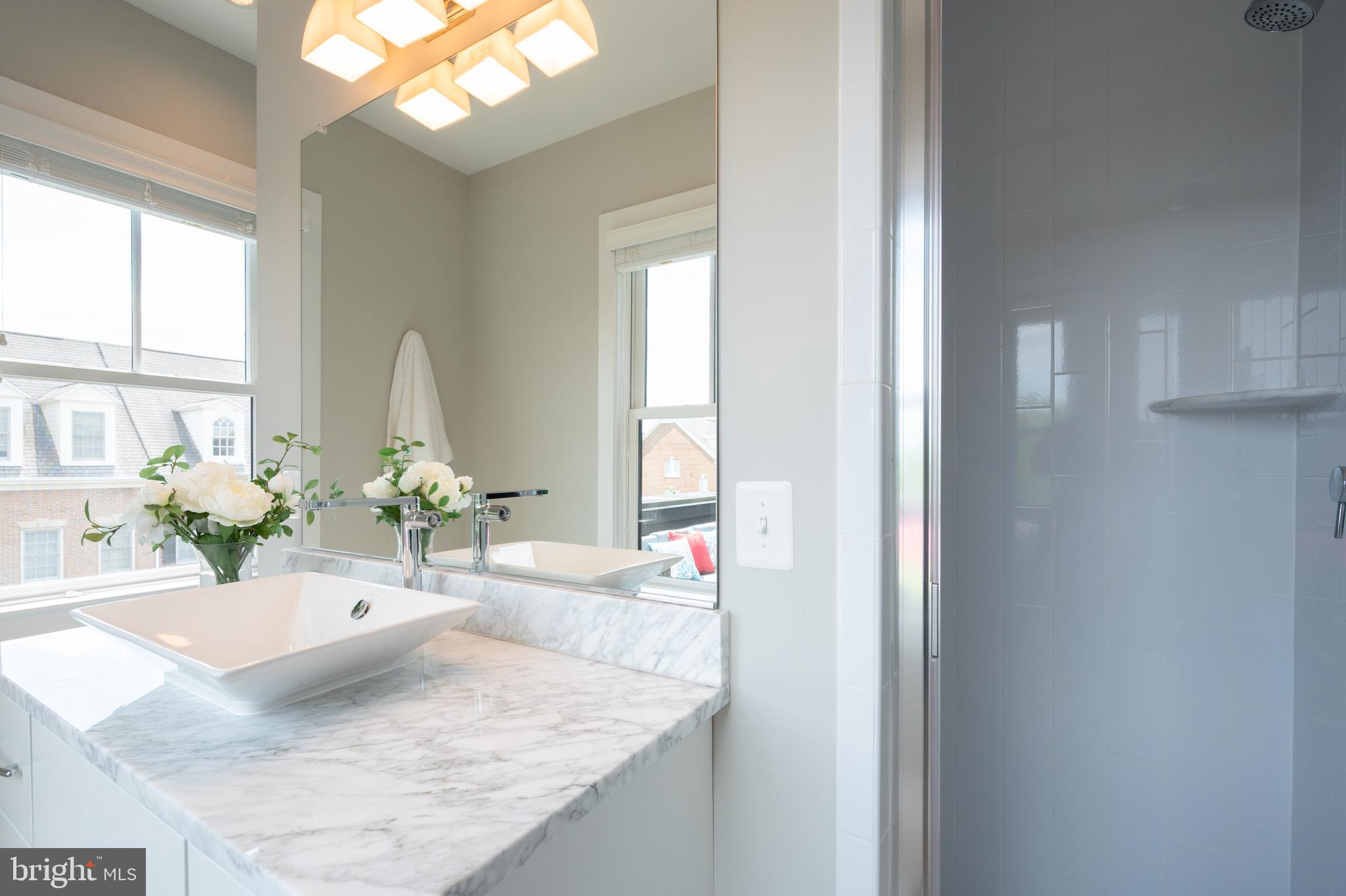 MAJESTY WEST - Residential