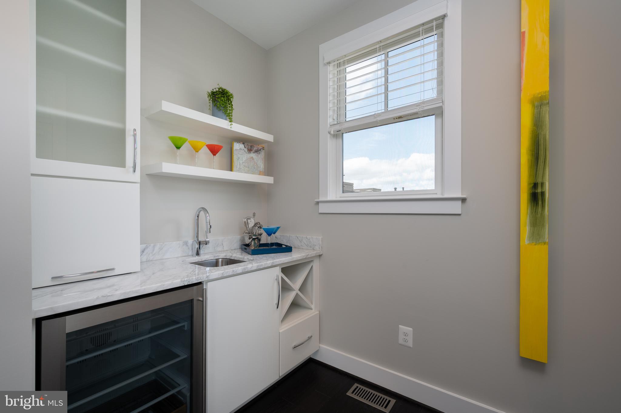 MAJESTY WEST - Residential