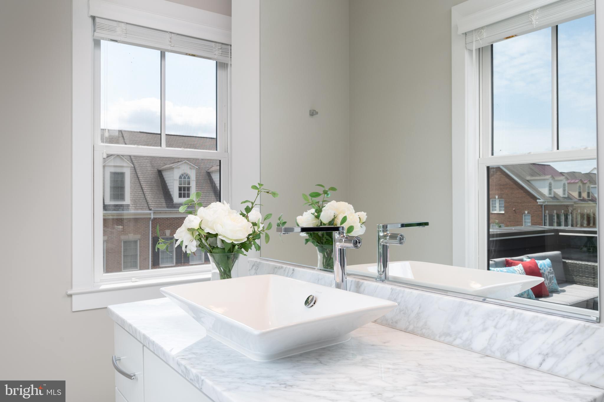 MAJESTY WEST - Residential