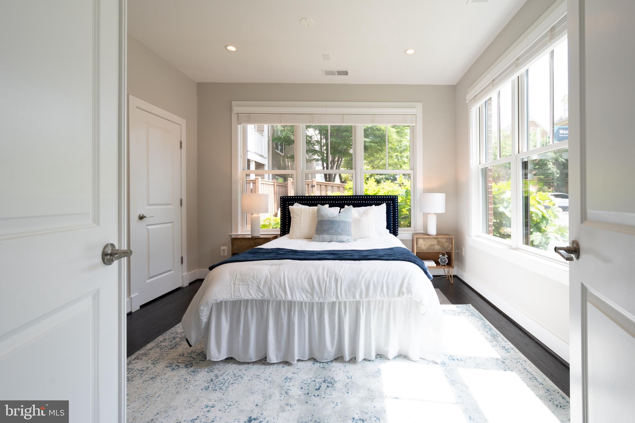 MAJESTY WEST - Residential