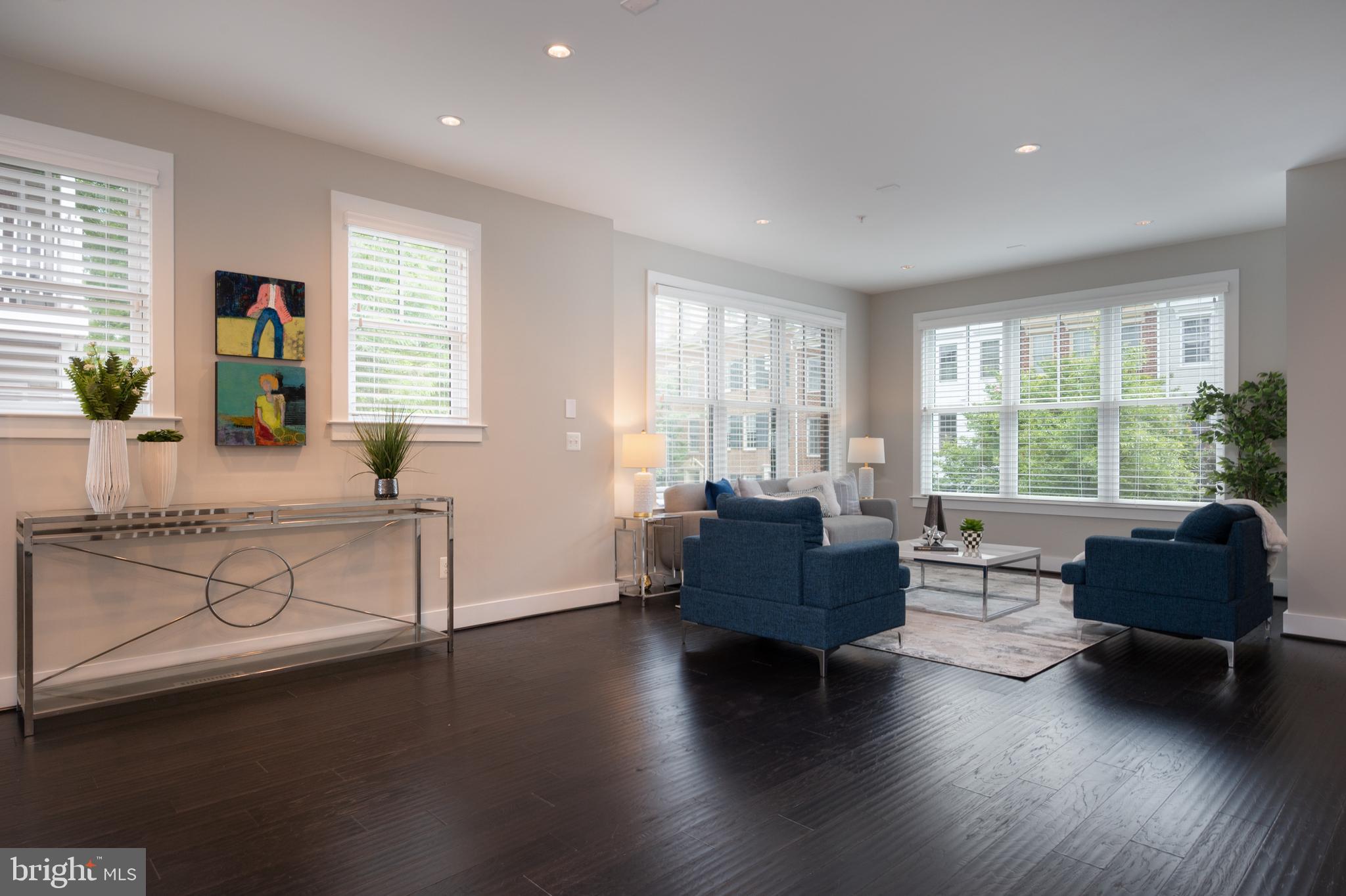 MAJESTY WEST - Residential