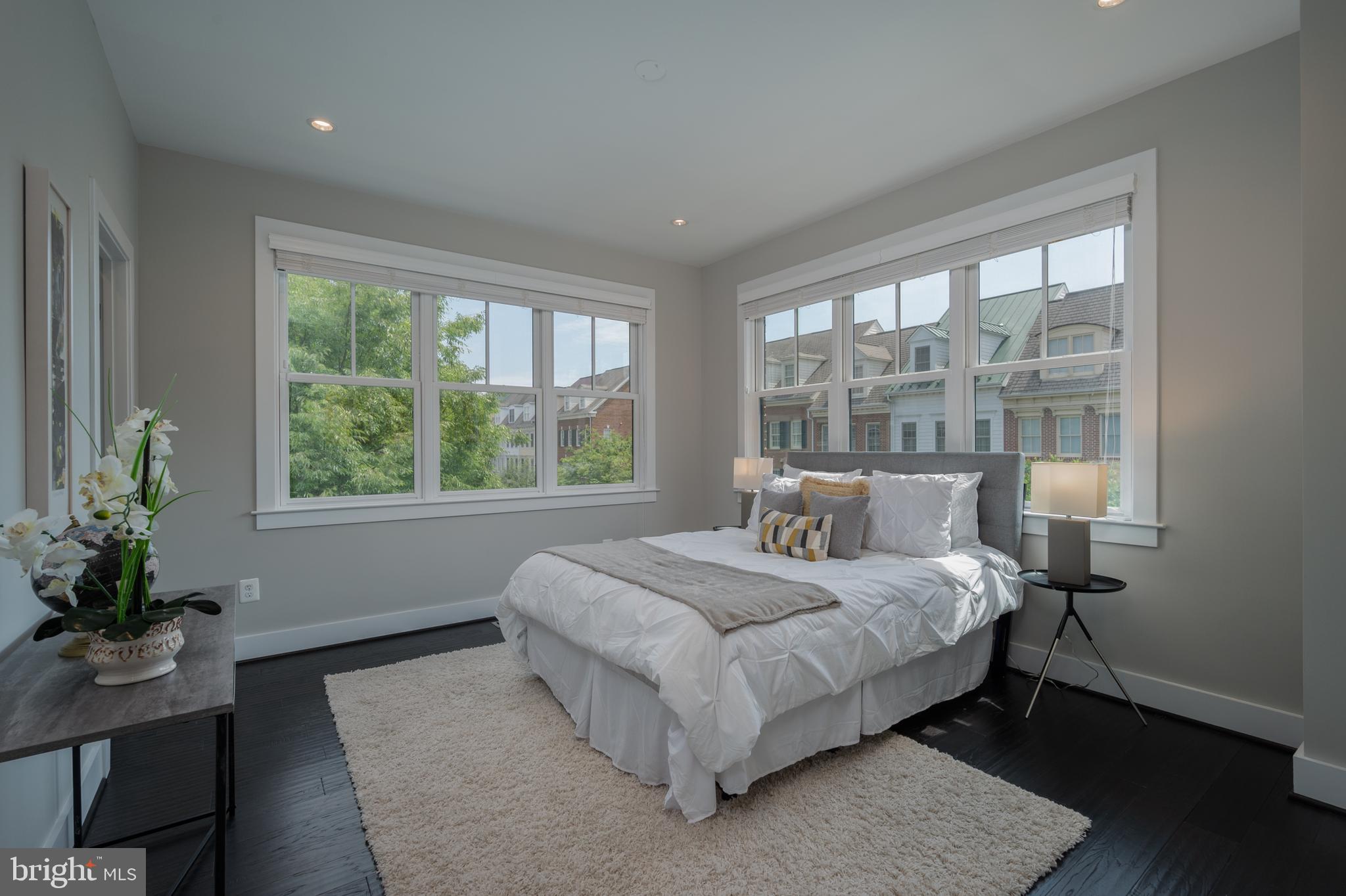 MAJESTY WEST - Residential