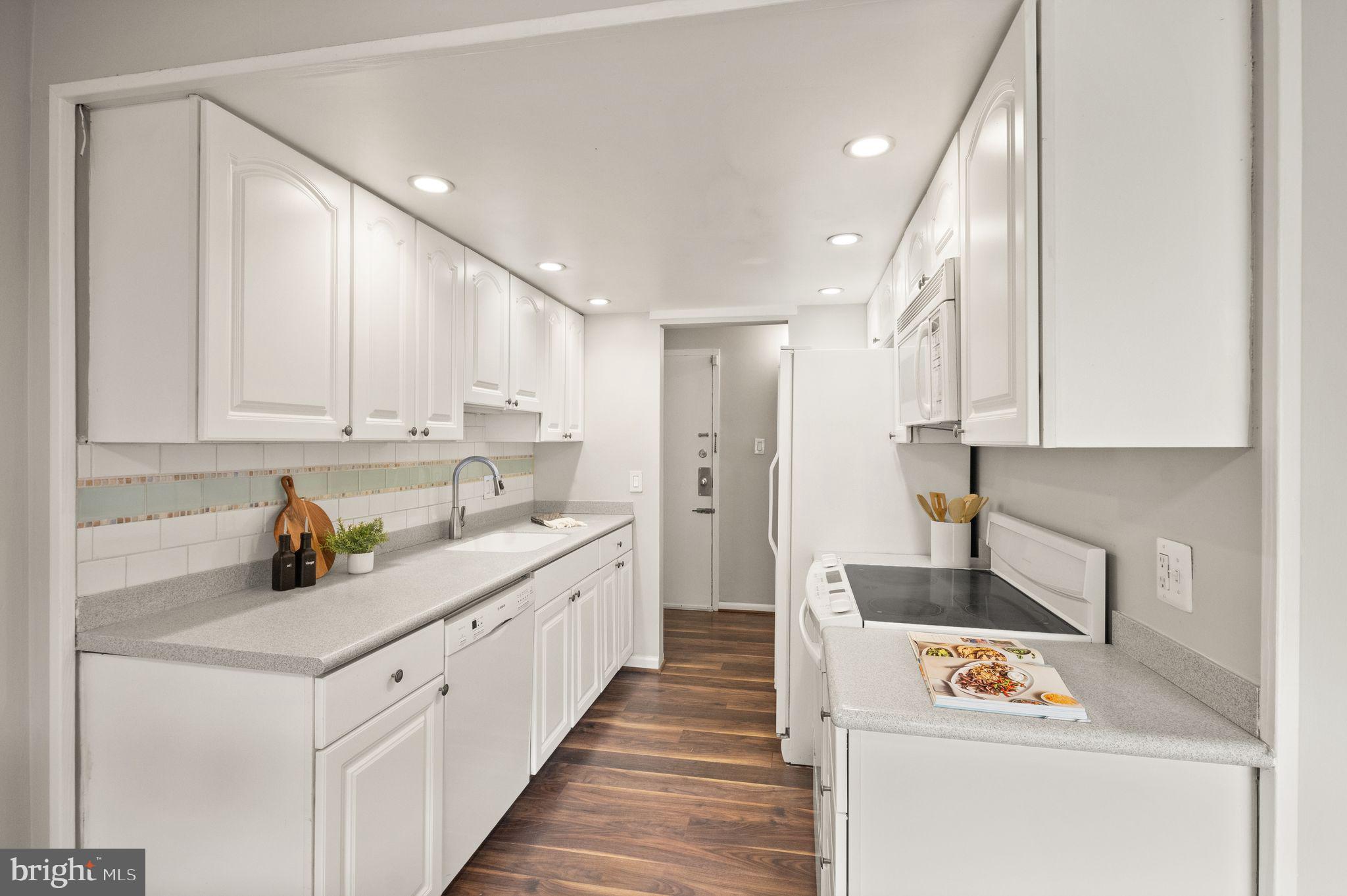 SHADOWOOD - Residential