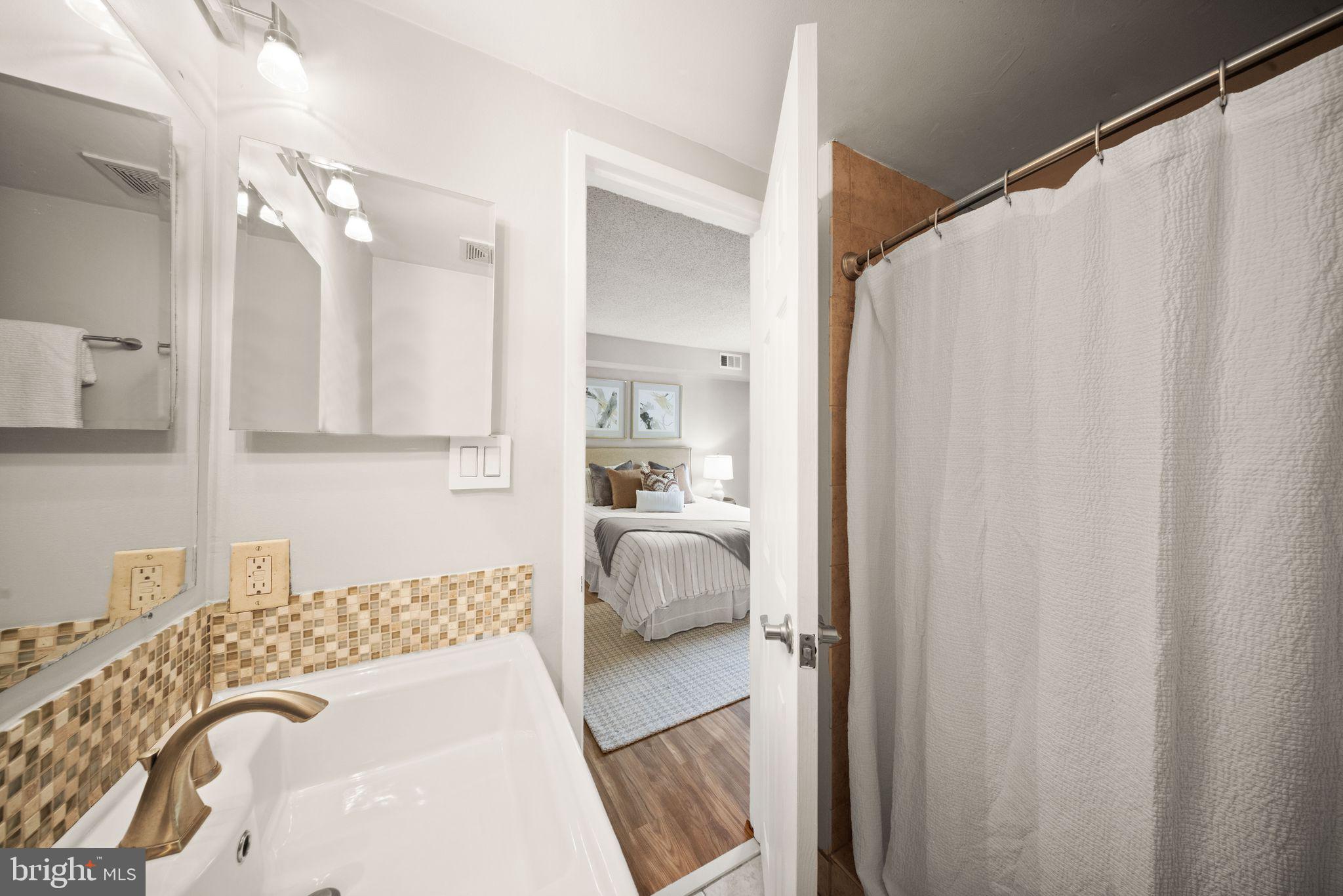 SHADOWOOD - Residential