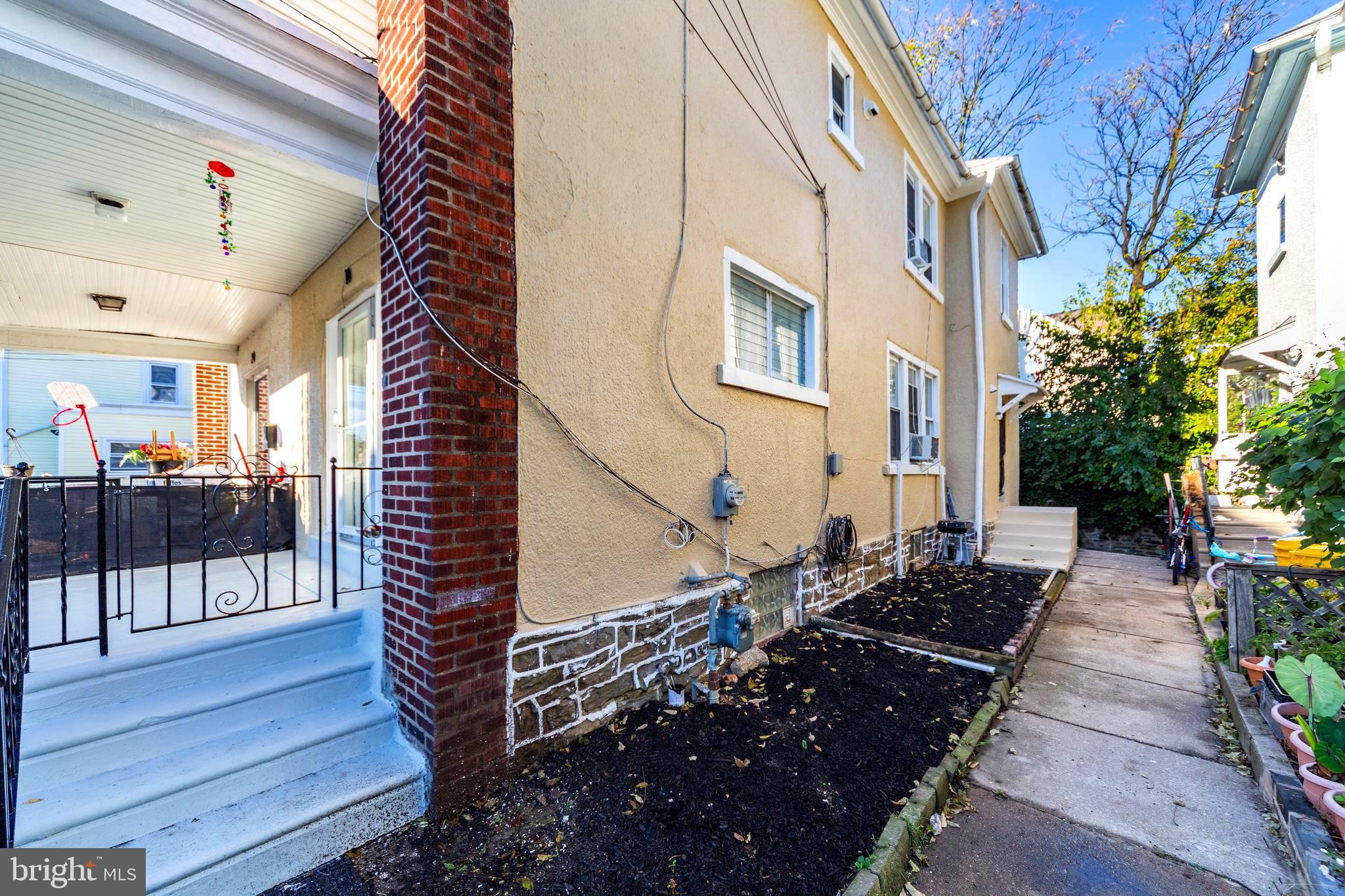 18 ELM AVENUE
