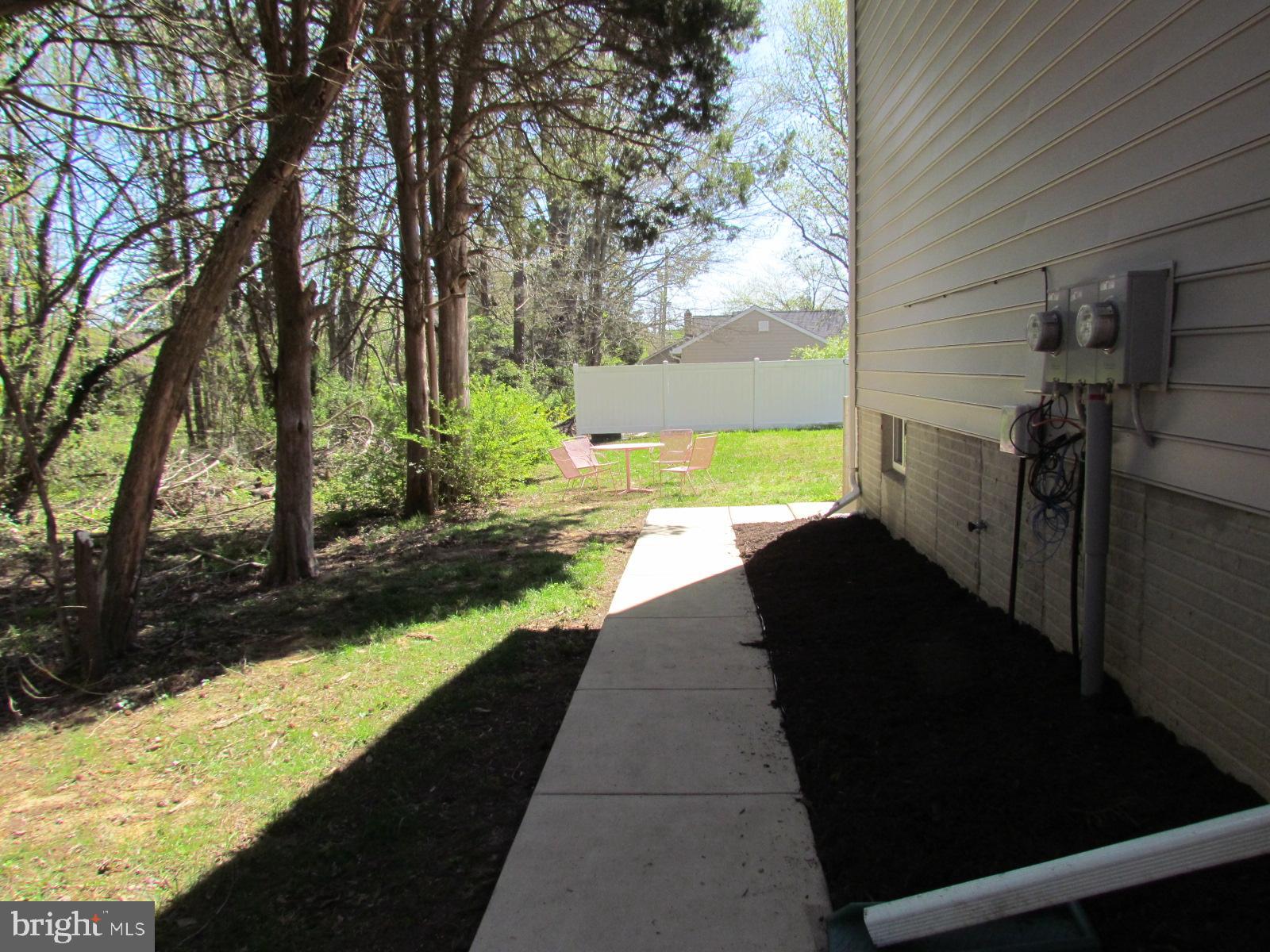 23220 SPALDING LN (BASEMENT APT)