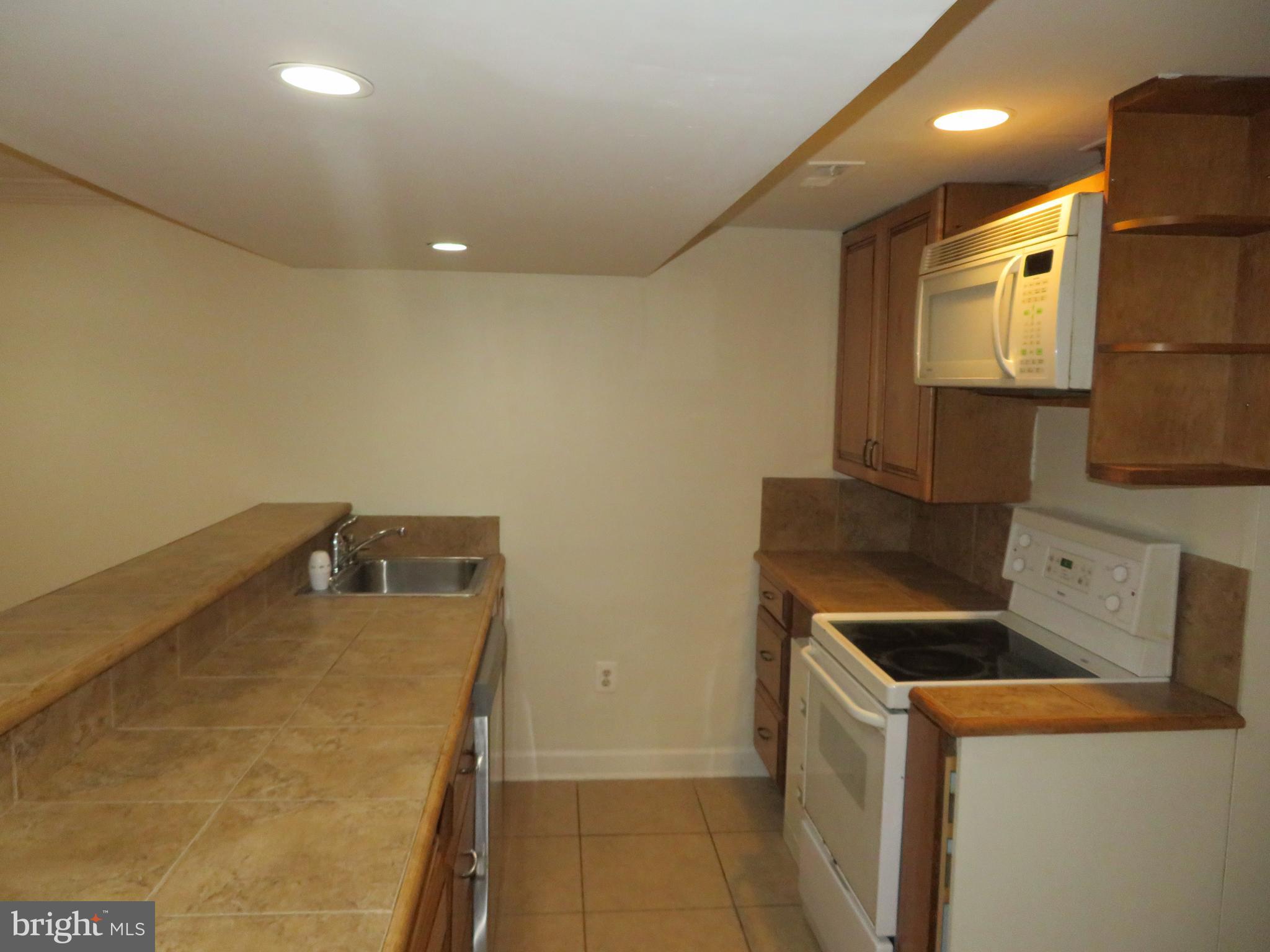 WALNUT RIDGE - Residential Lease