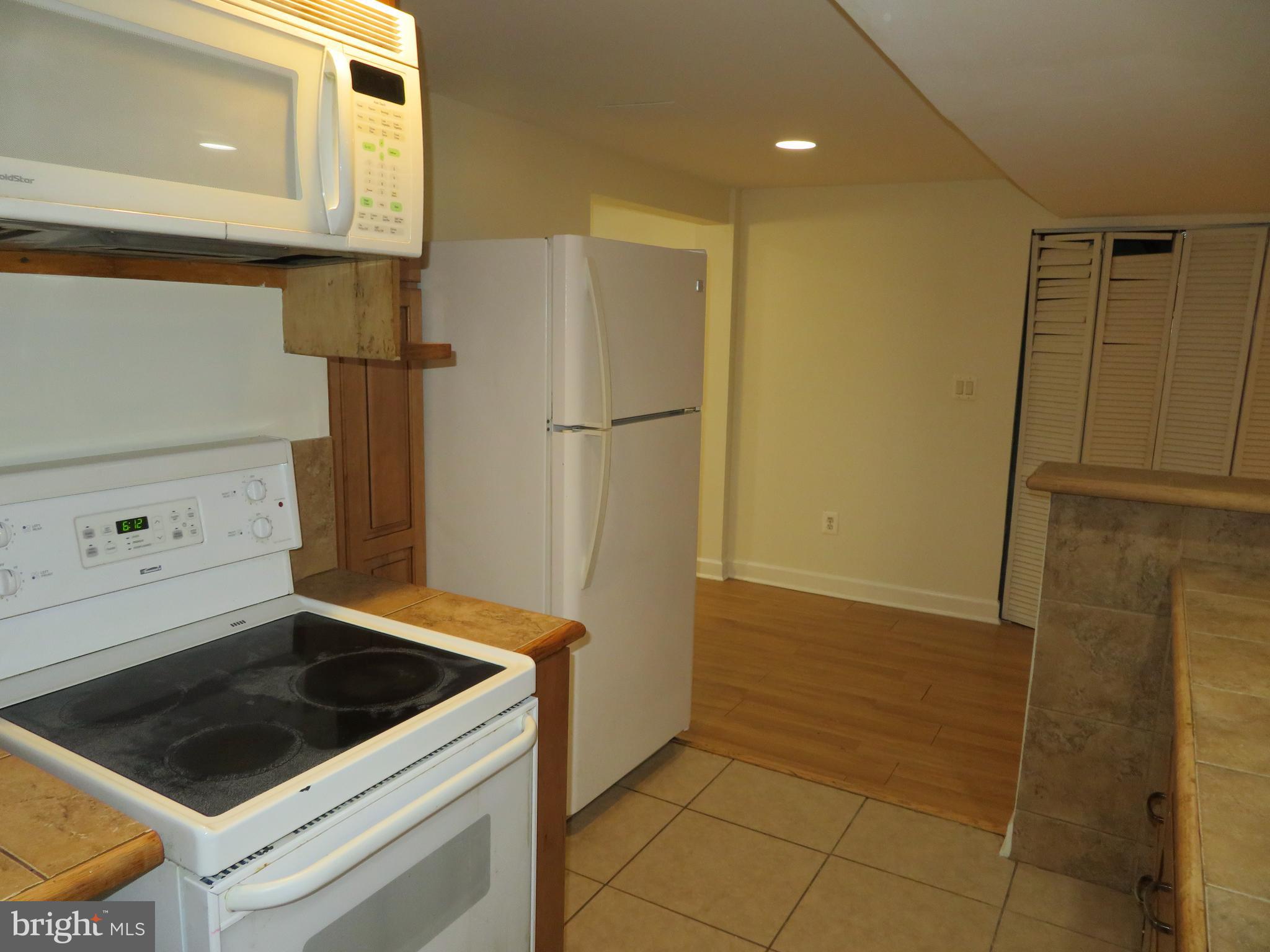 WALNUT RIDGE - Residential Lease