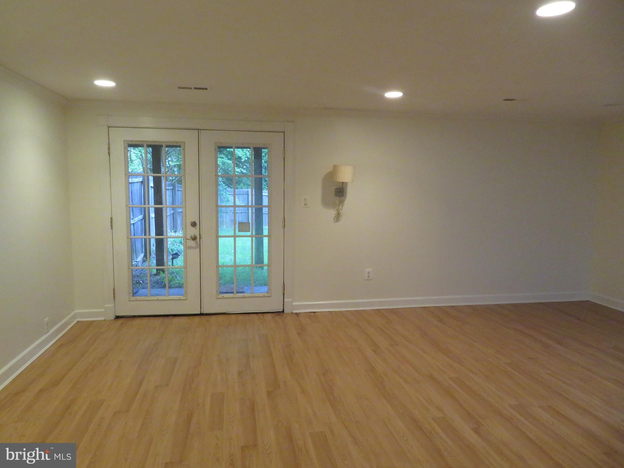 WALNUT RIDGE - Residential Lease