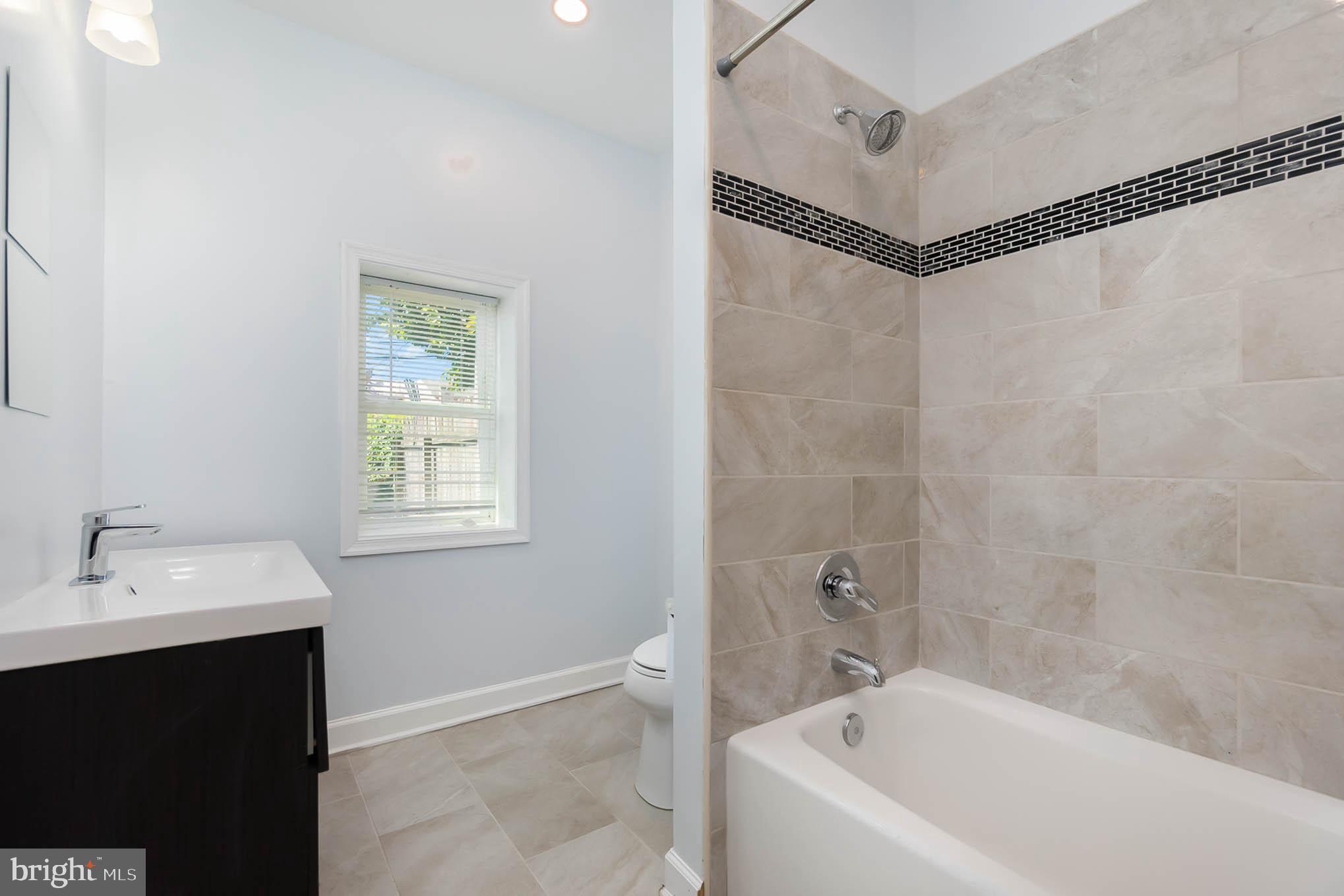 BARRE CIRCLE HISTORIC DISTRICT - Residential Lease