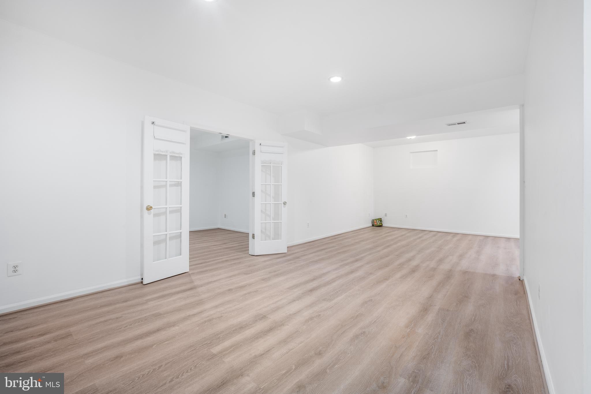 WILLOW PONDS - Residential