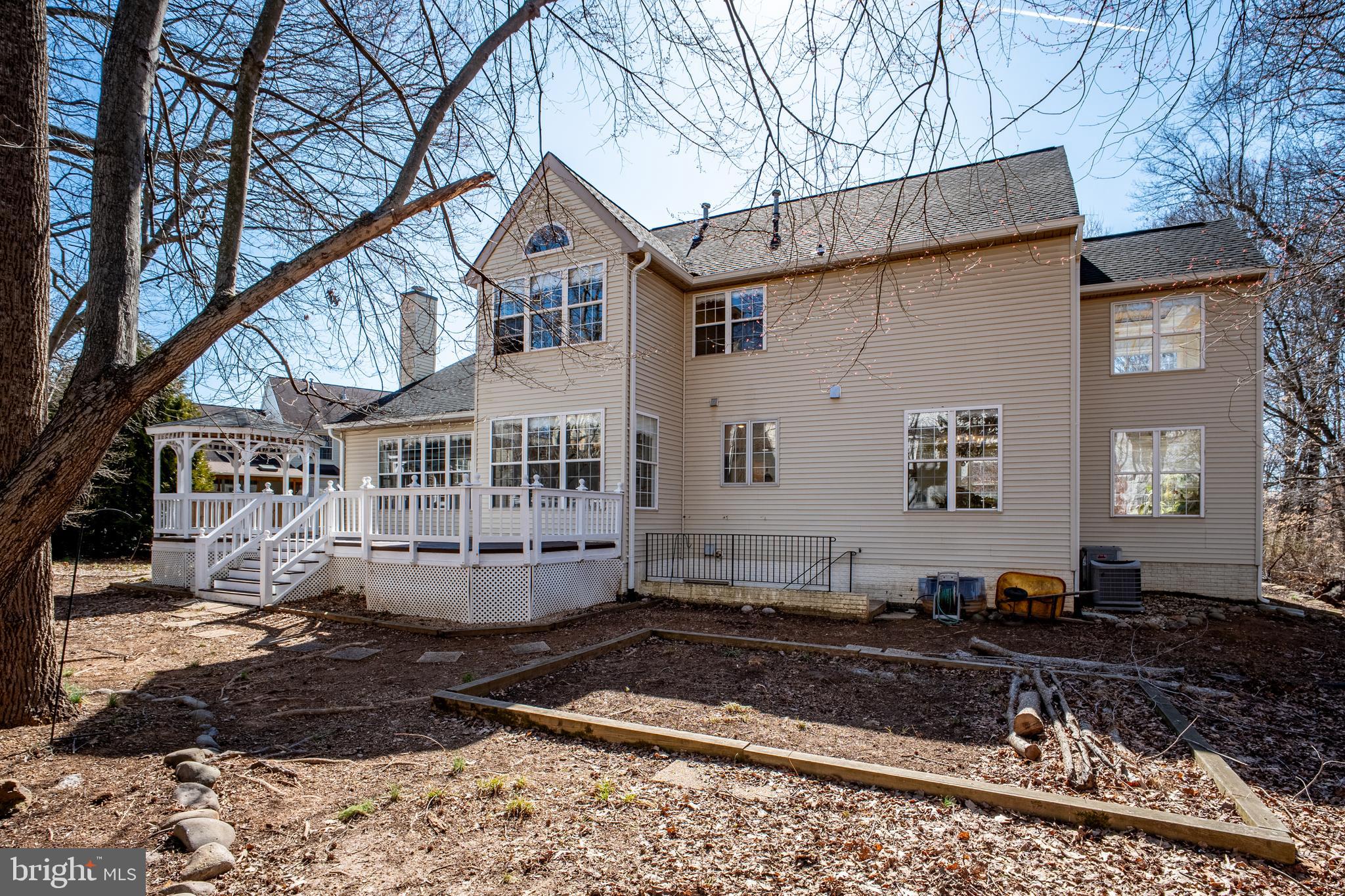 WILLOW PONDS - Residential